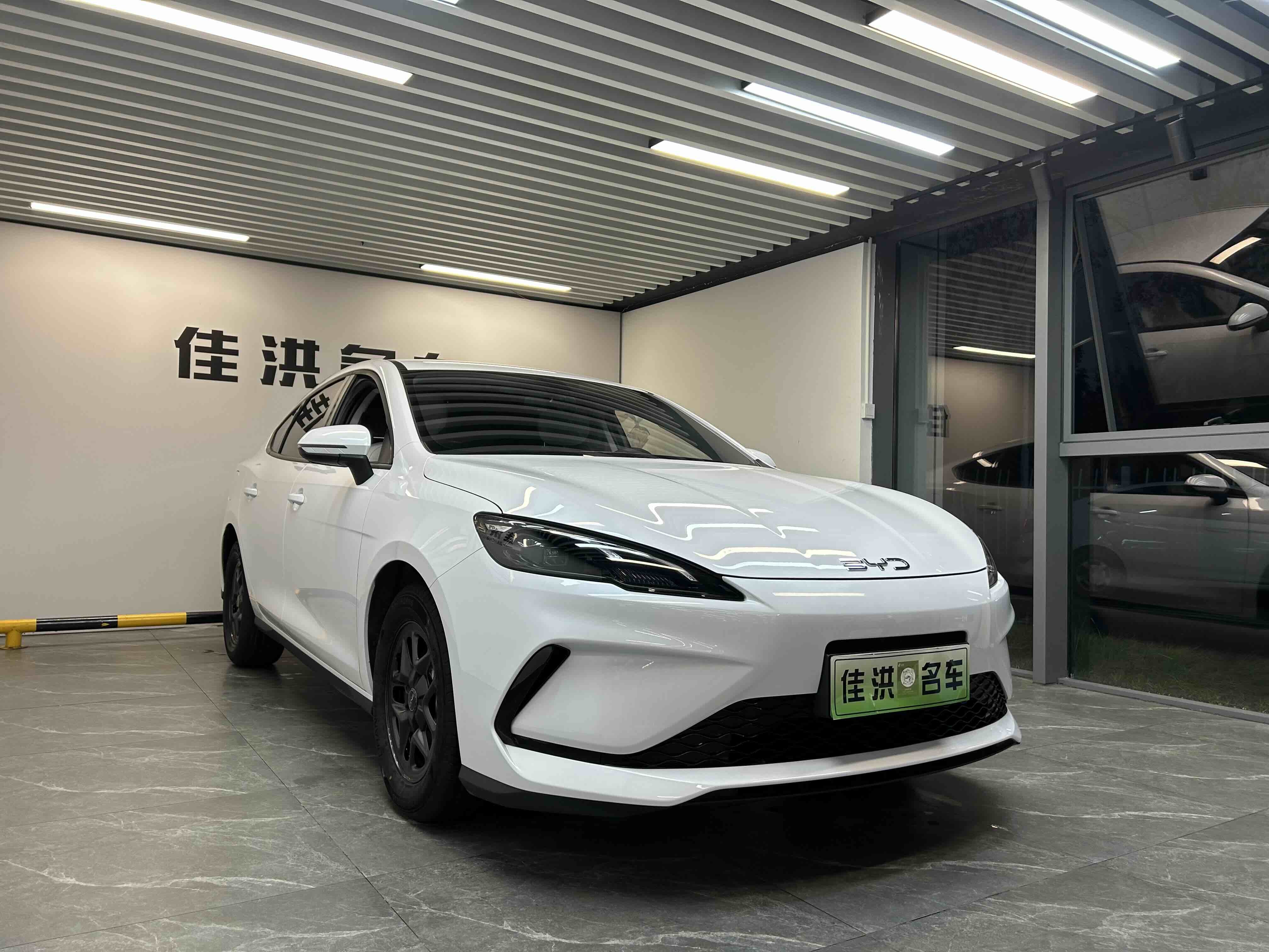BYD Seal 05 DM-i 2025 #3 BYD Seal 05 DM-i 2025 car image #3