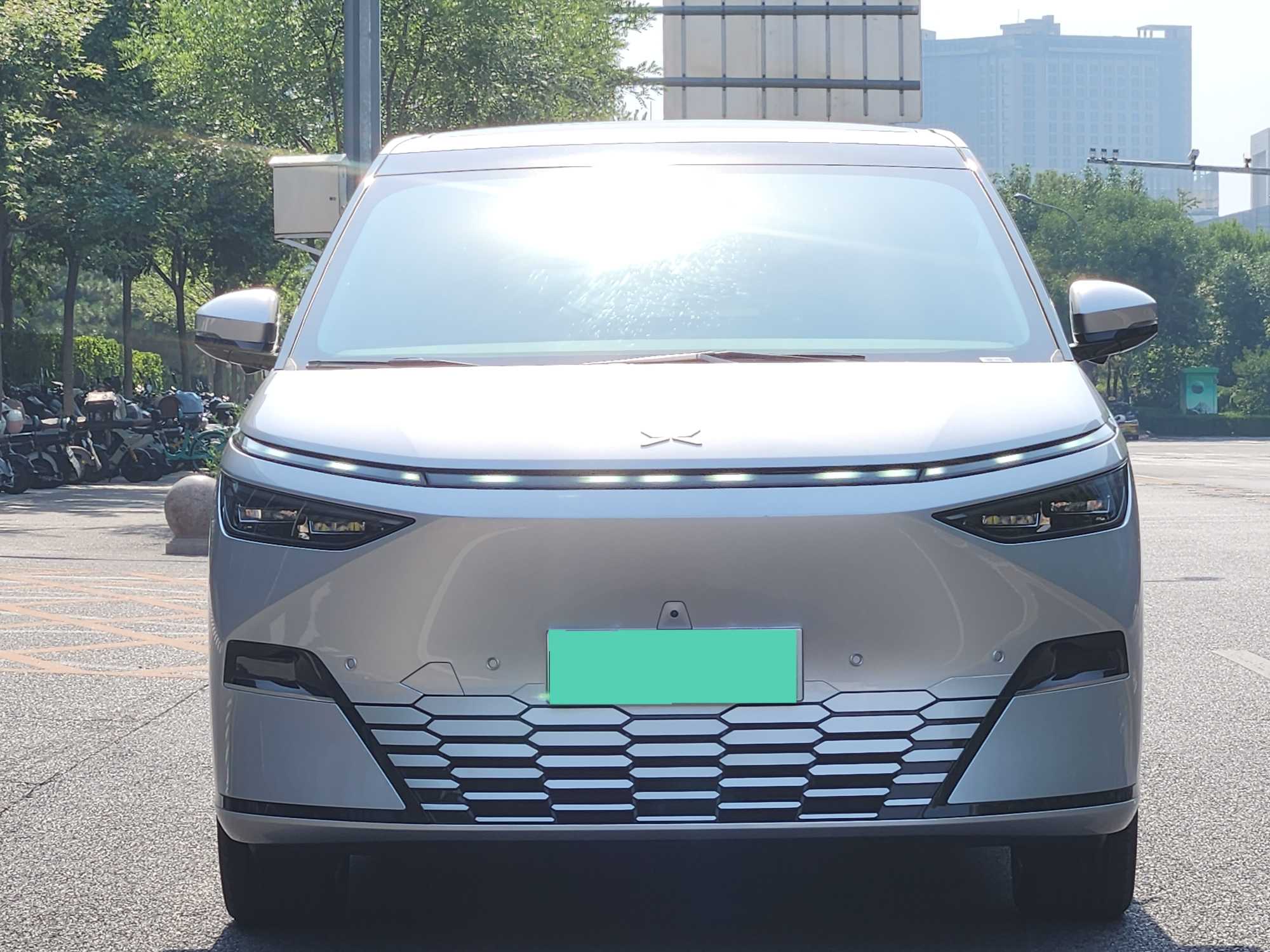 Xpeng X9 2025 imagem de carro #3