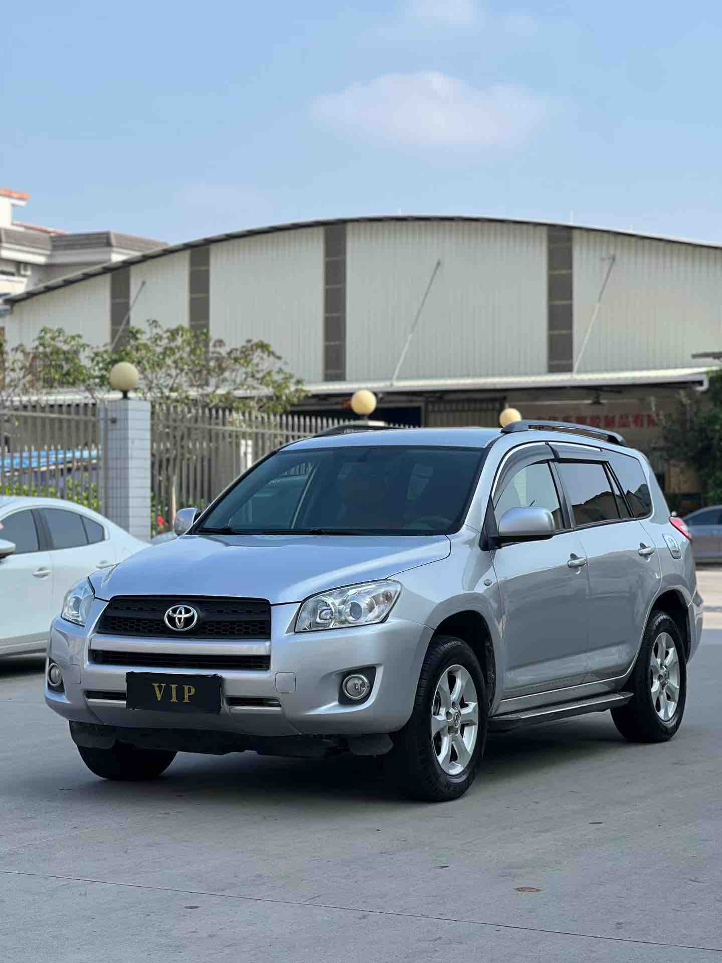 Toyota RAV4 2011 #3 Toyota RAV4 2011 car image #3