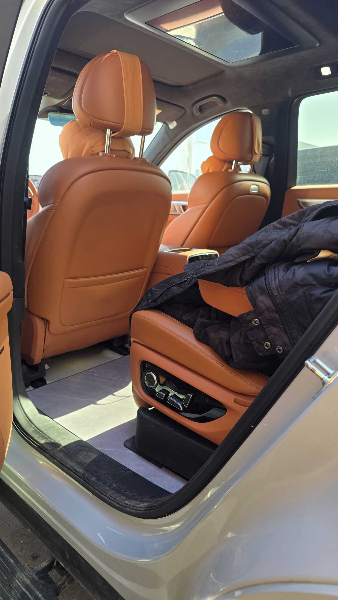 Deepal S09 2025 car image #3