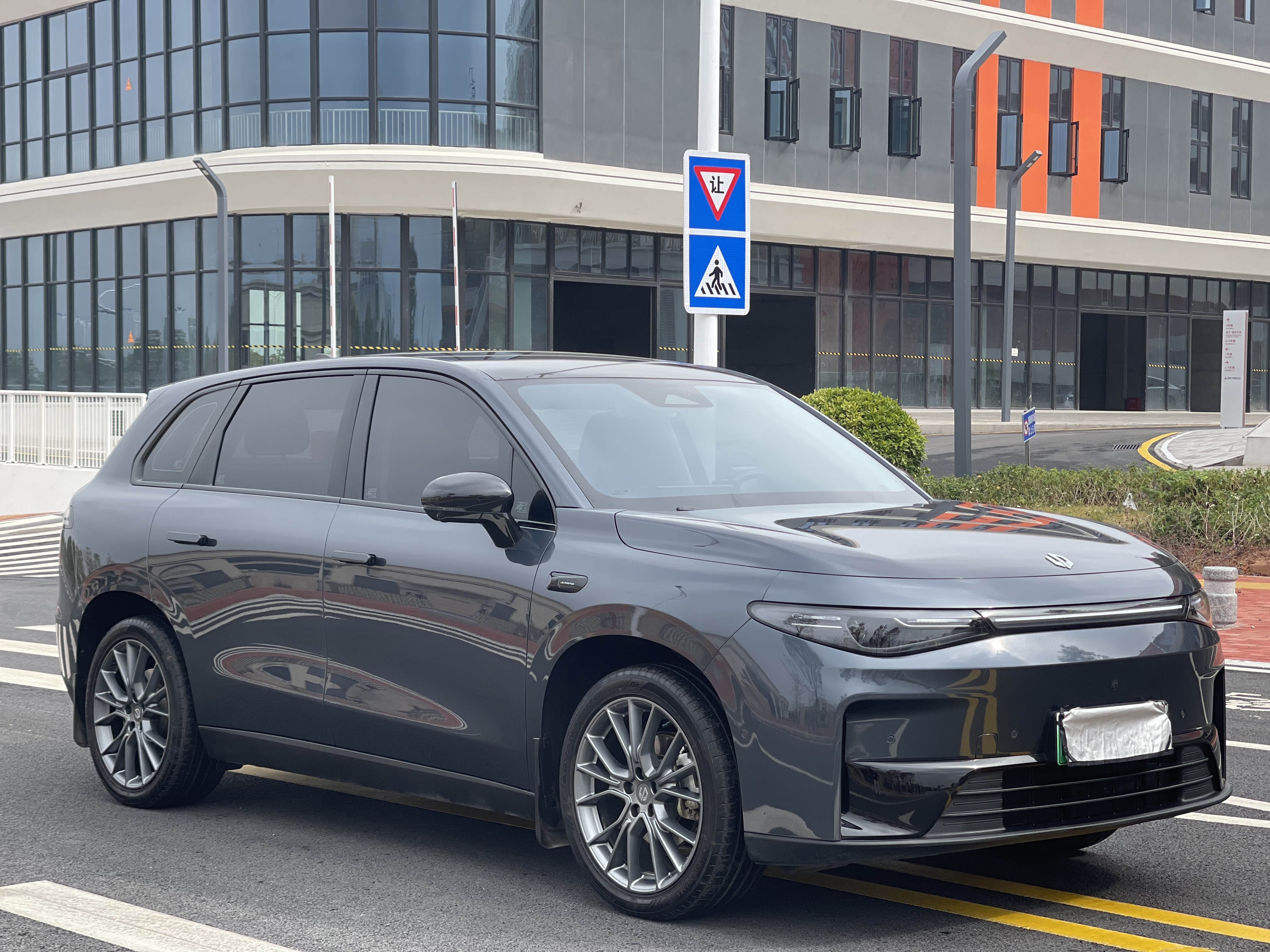 零跑汽车 零跑C10 2025 汽车图片 #3