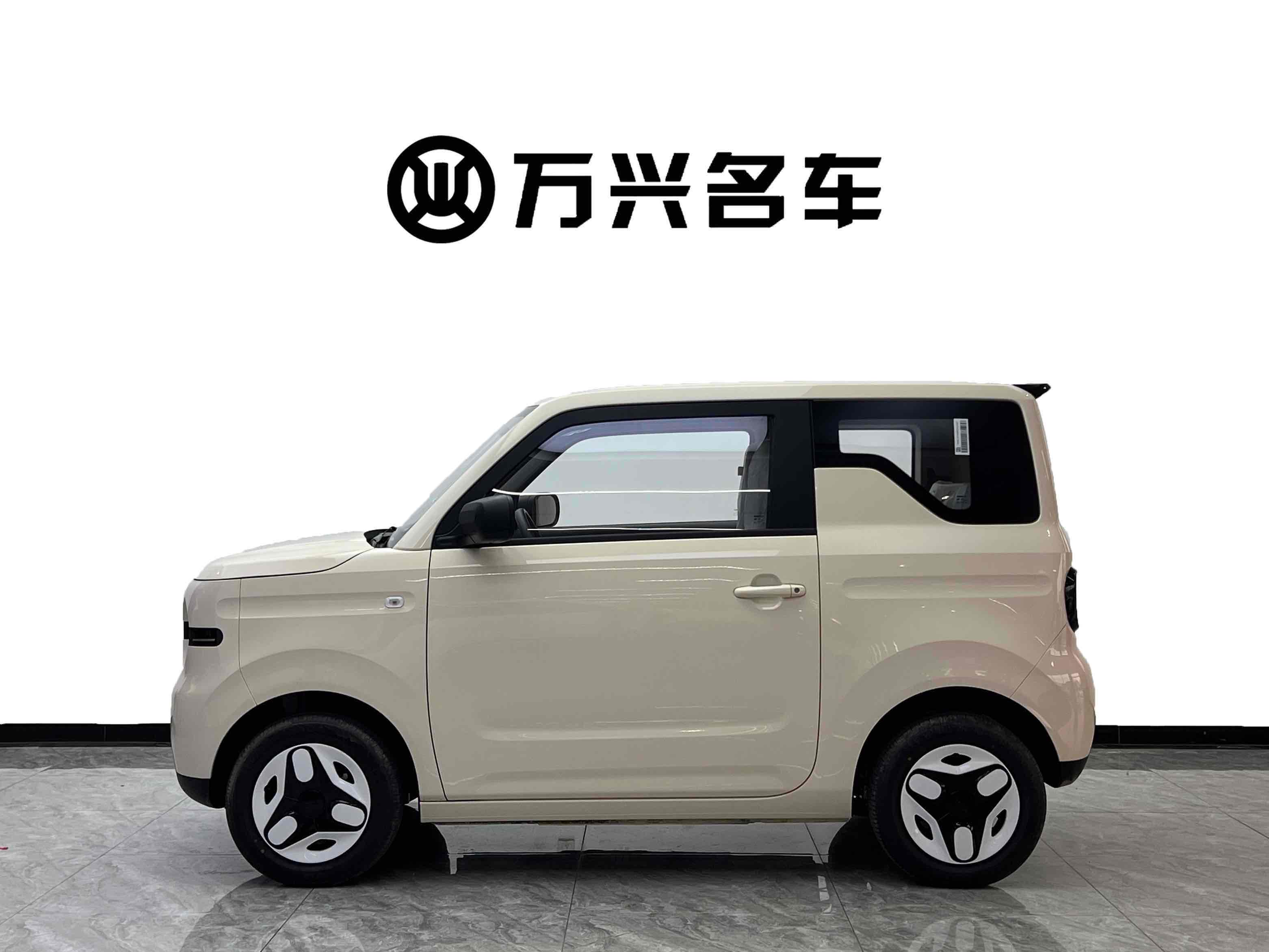 GEELY 2025 #3 GEELY 2025 car image #3