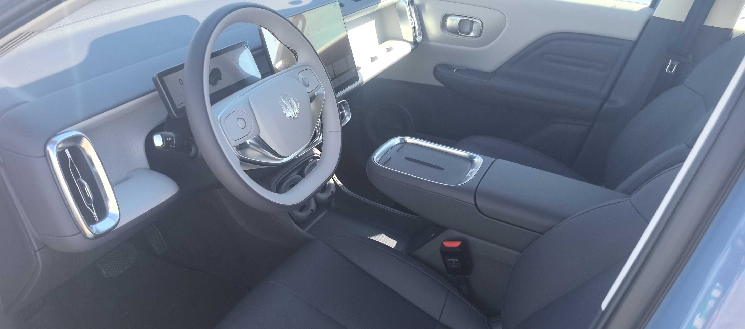 零跑汽车 零跑B10 2025 汽车图片 #3