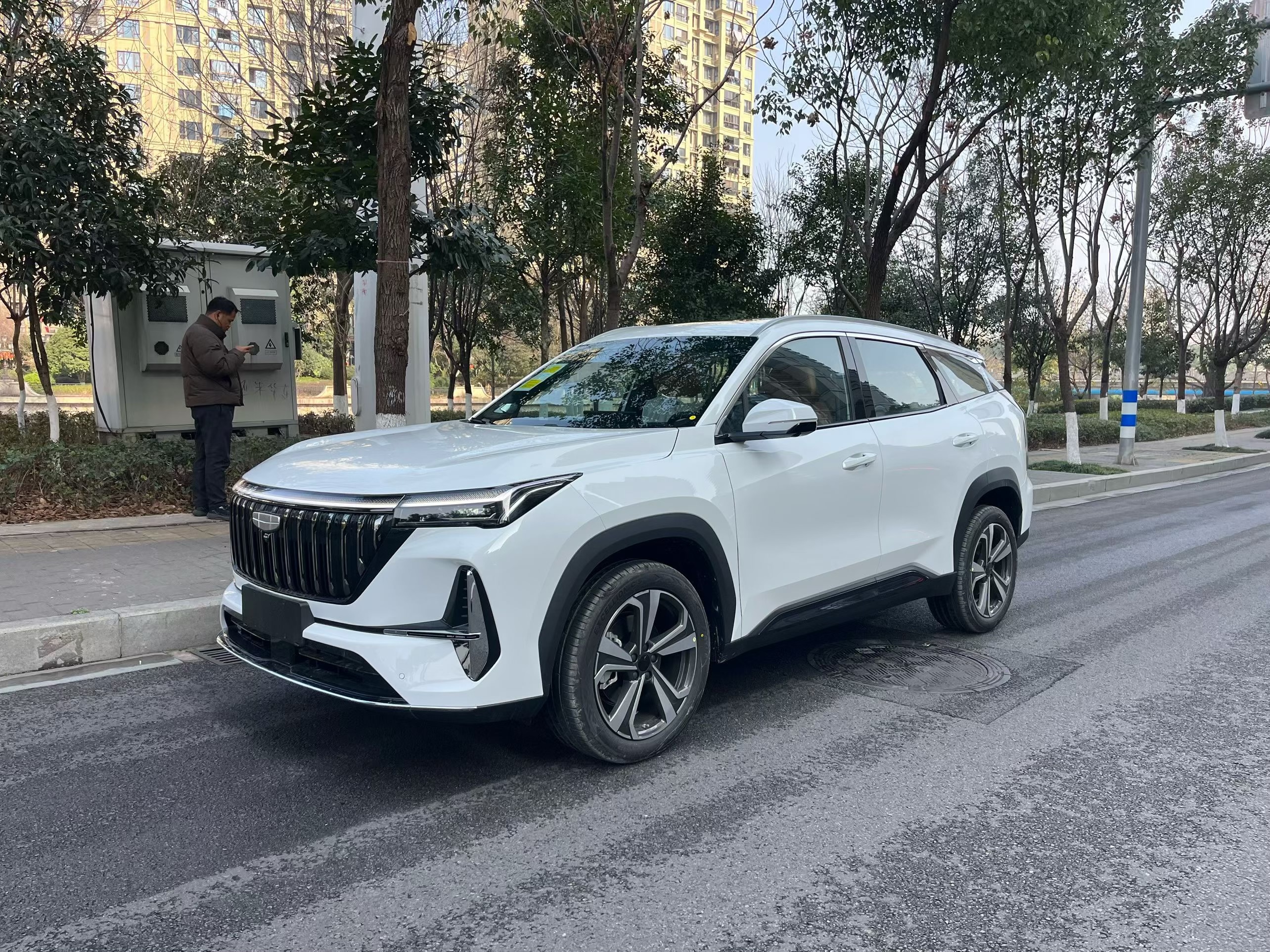 GEELY Boyue L 2026 car image #3
