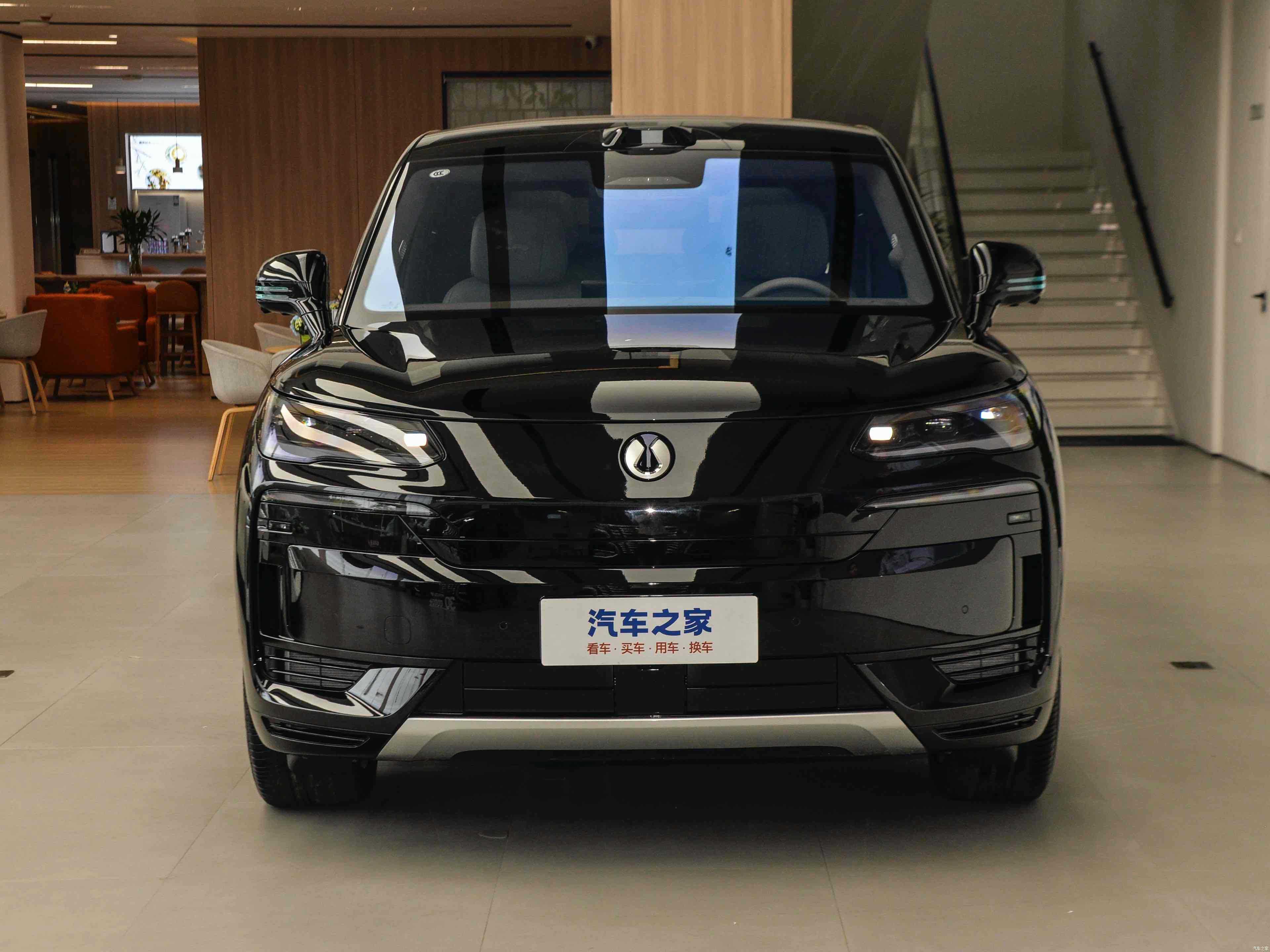 Denza N9 2025 صورة سيارة #3