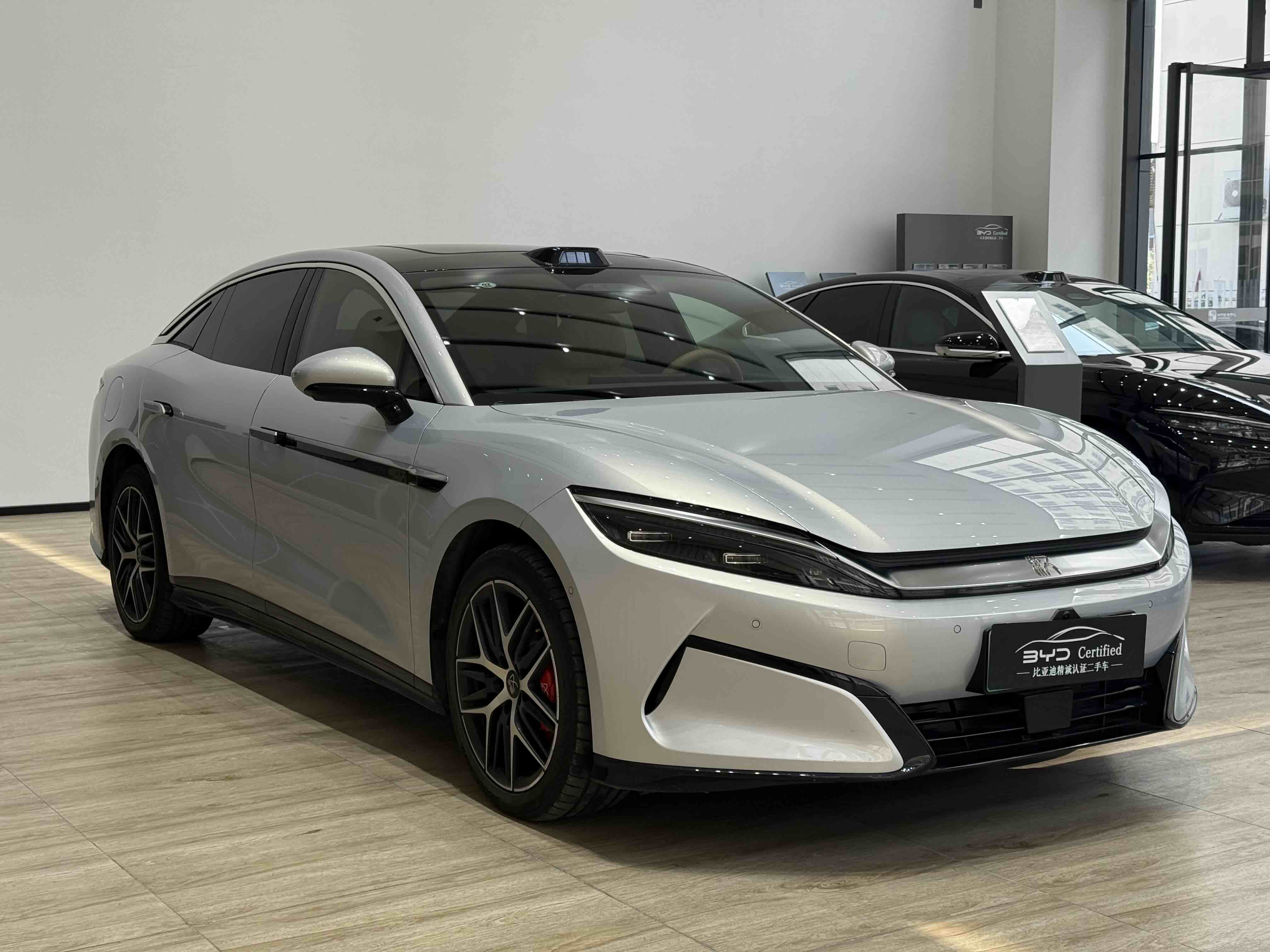 BYD HanL 2025 car image #3