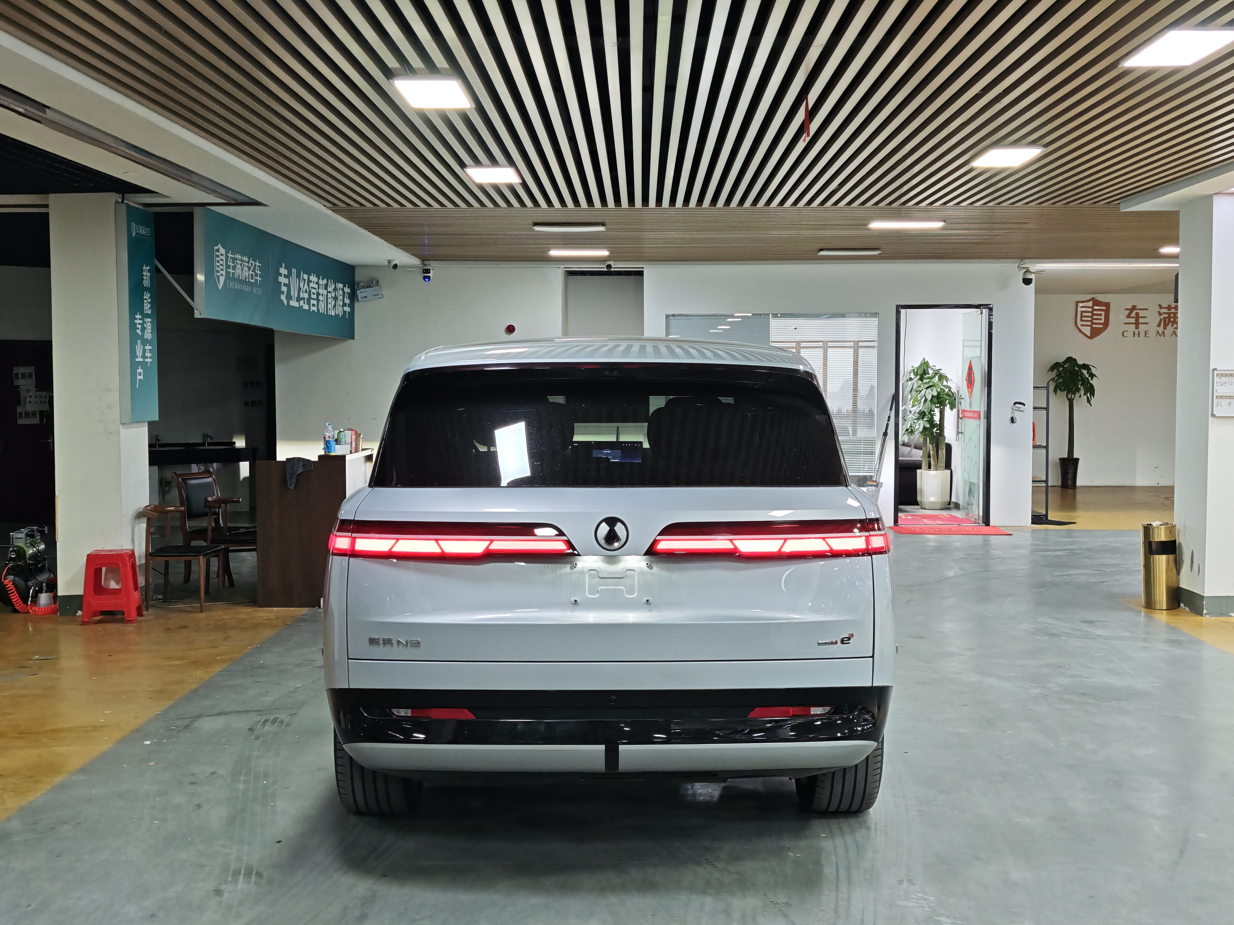 Denza N9 2025 imagem de carro #3