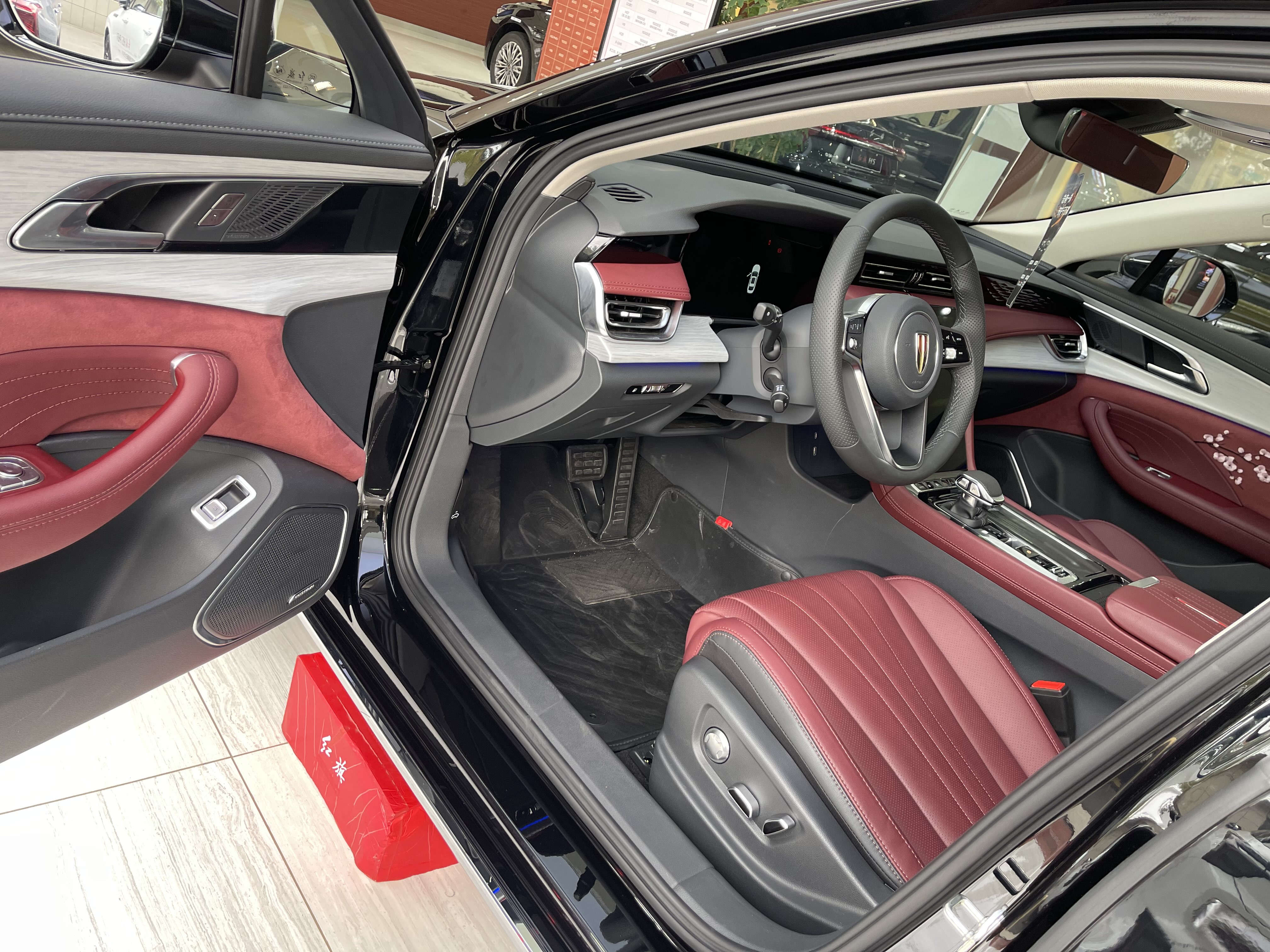 HongQi H5 PHEV 2025 car image #3