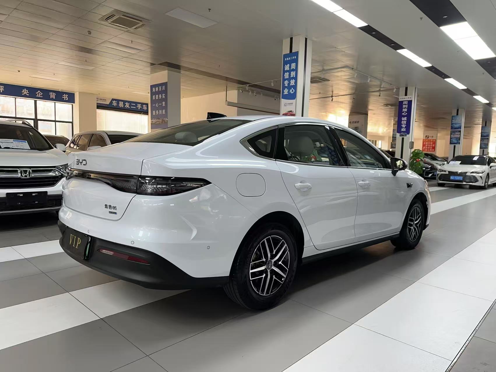 BYD Seal 05 DM-i 2025 car image #3