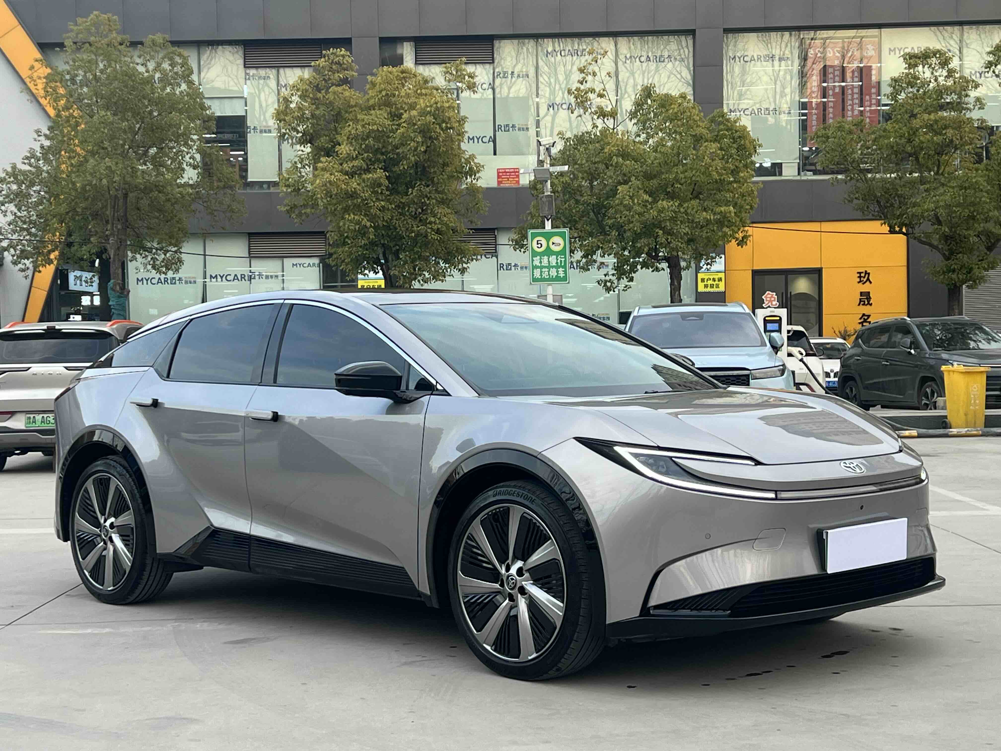 Toyota bZ5 2025 car image #3