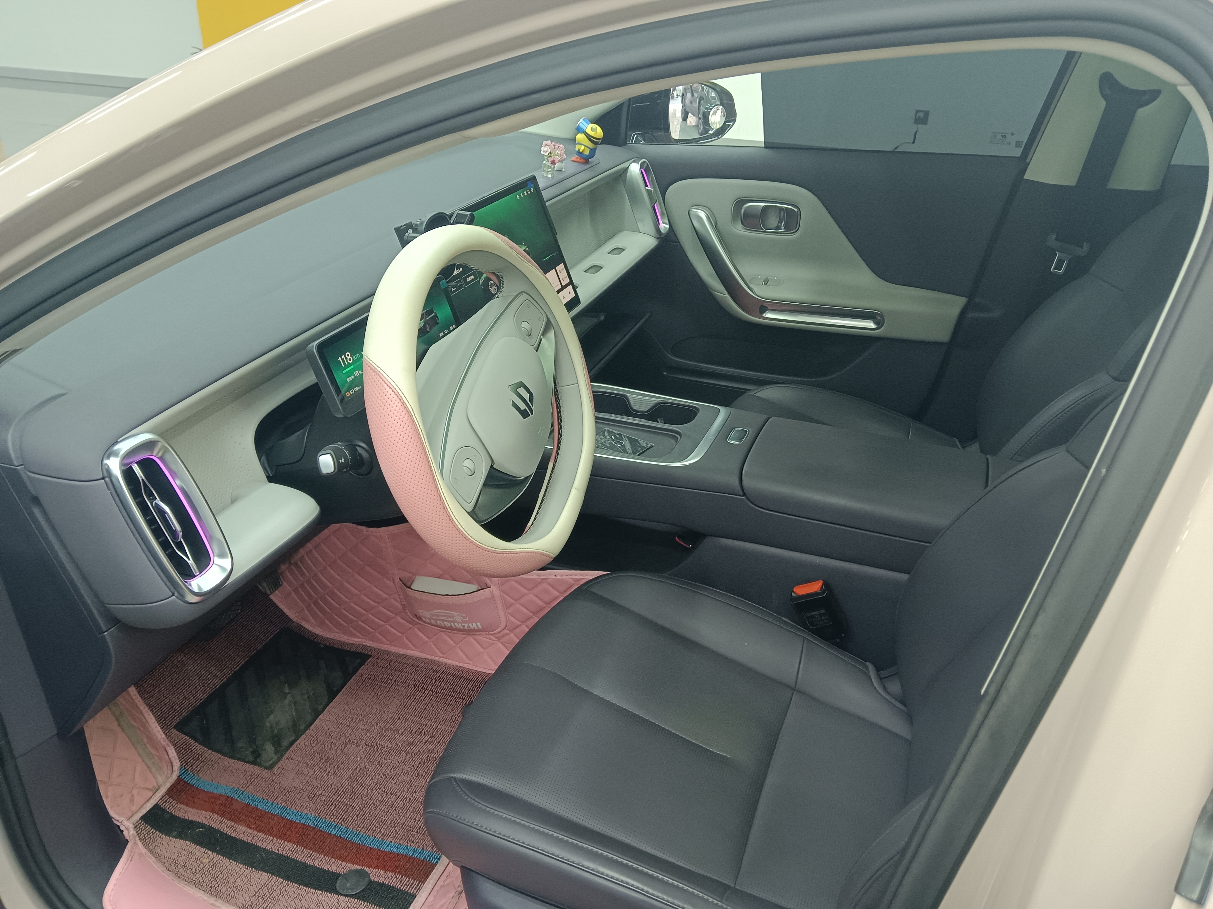 零跑汽车 零跑B01 2025 汽车图片 #3