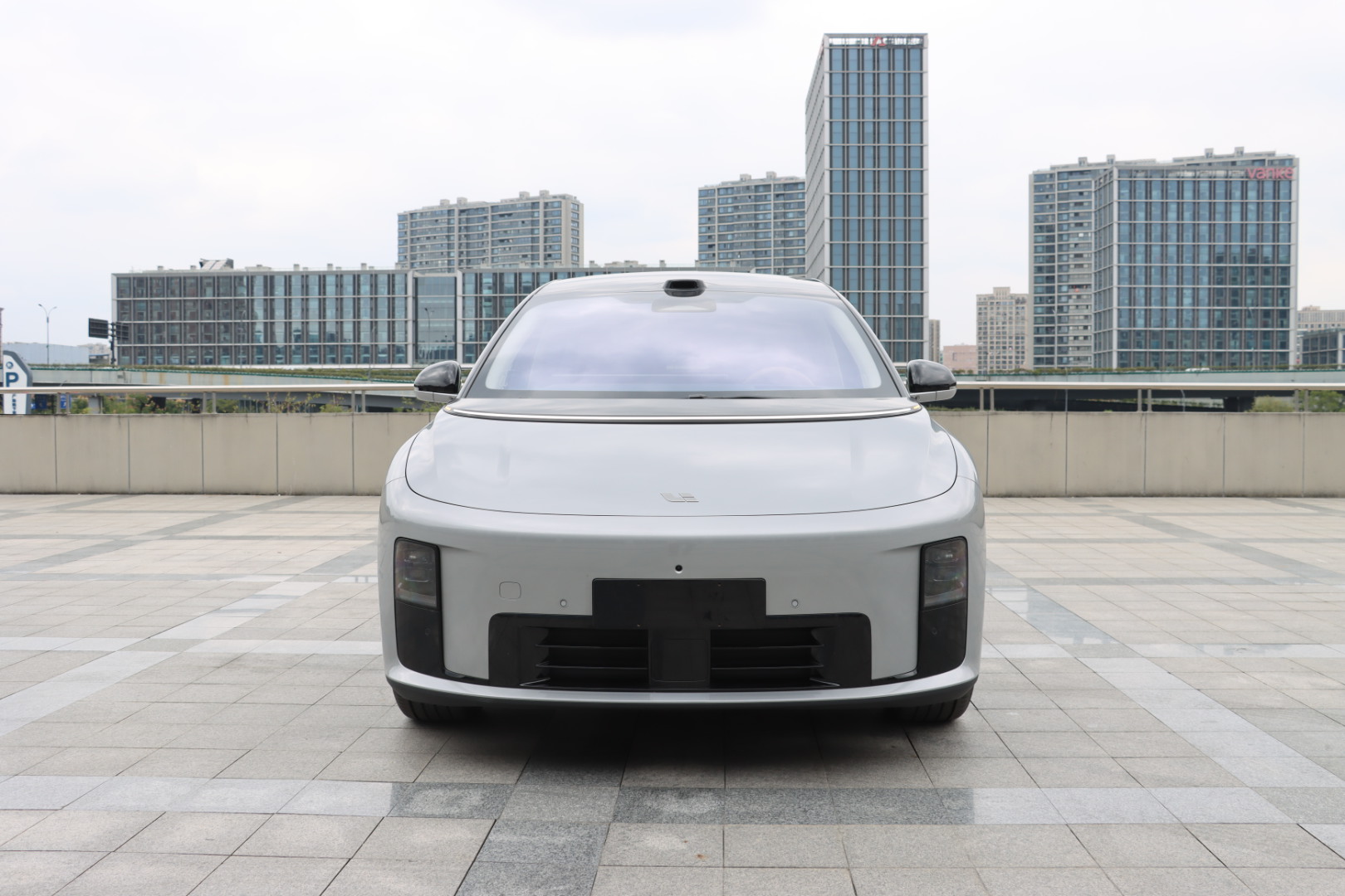 Li i8 2025 image de voiture #3