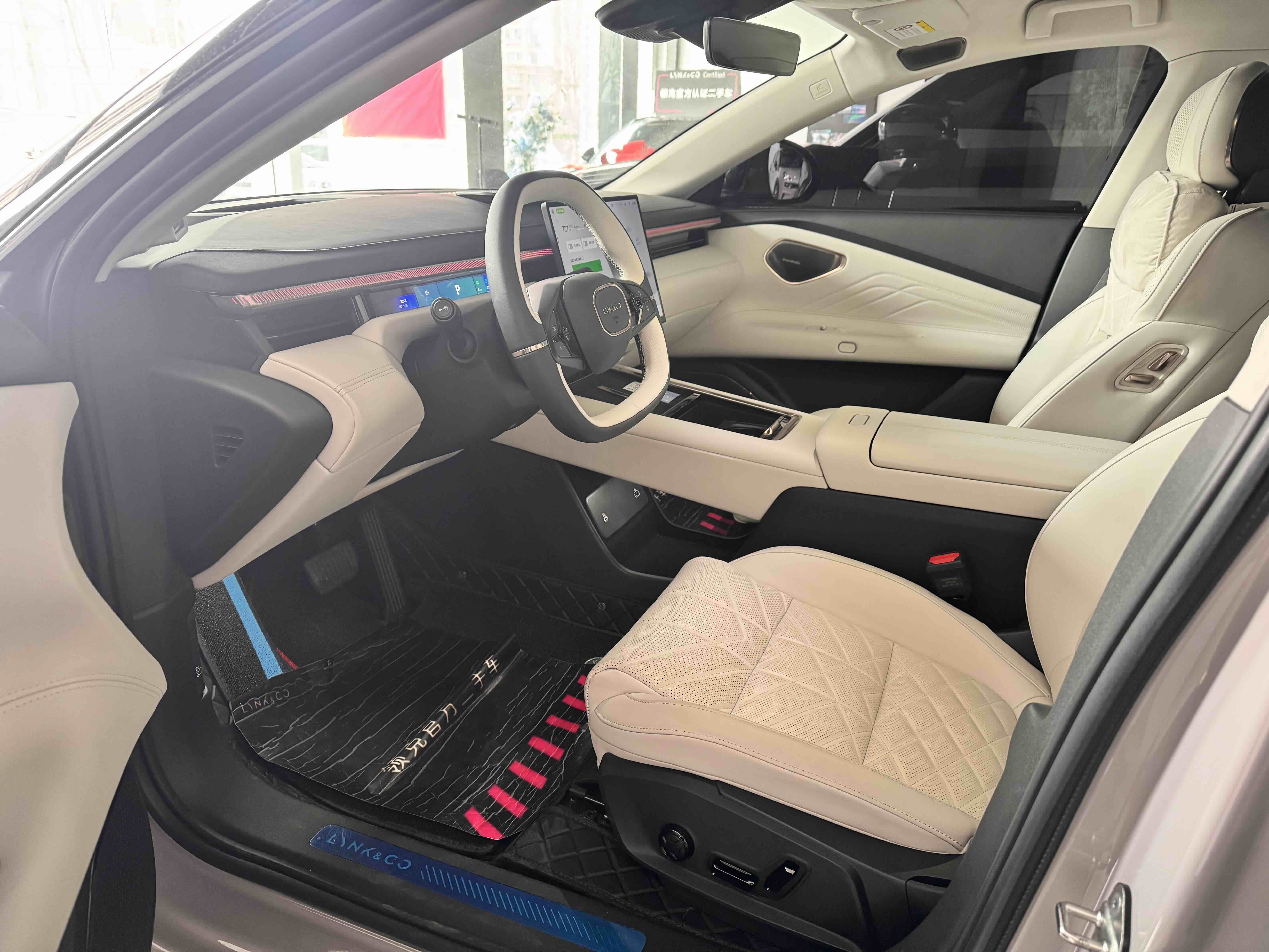 Lynk & Co 10 EM-P 2025 car image #3
