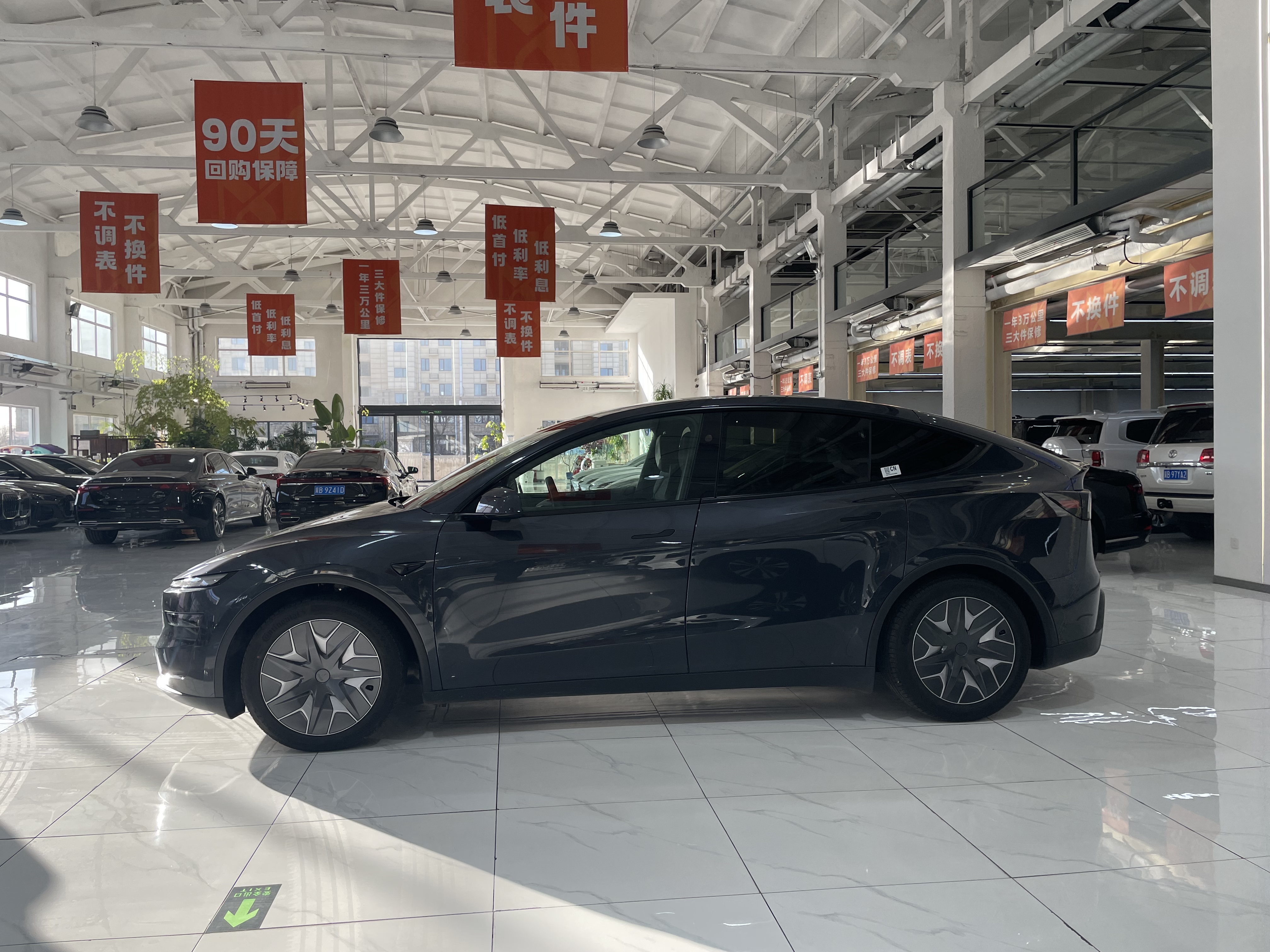 特斯拉 Model Y L 2025 汽车图片 #3
