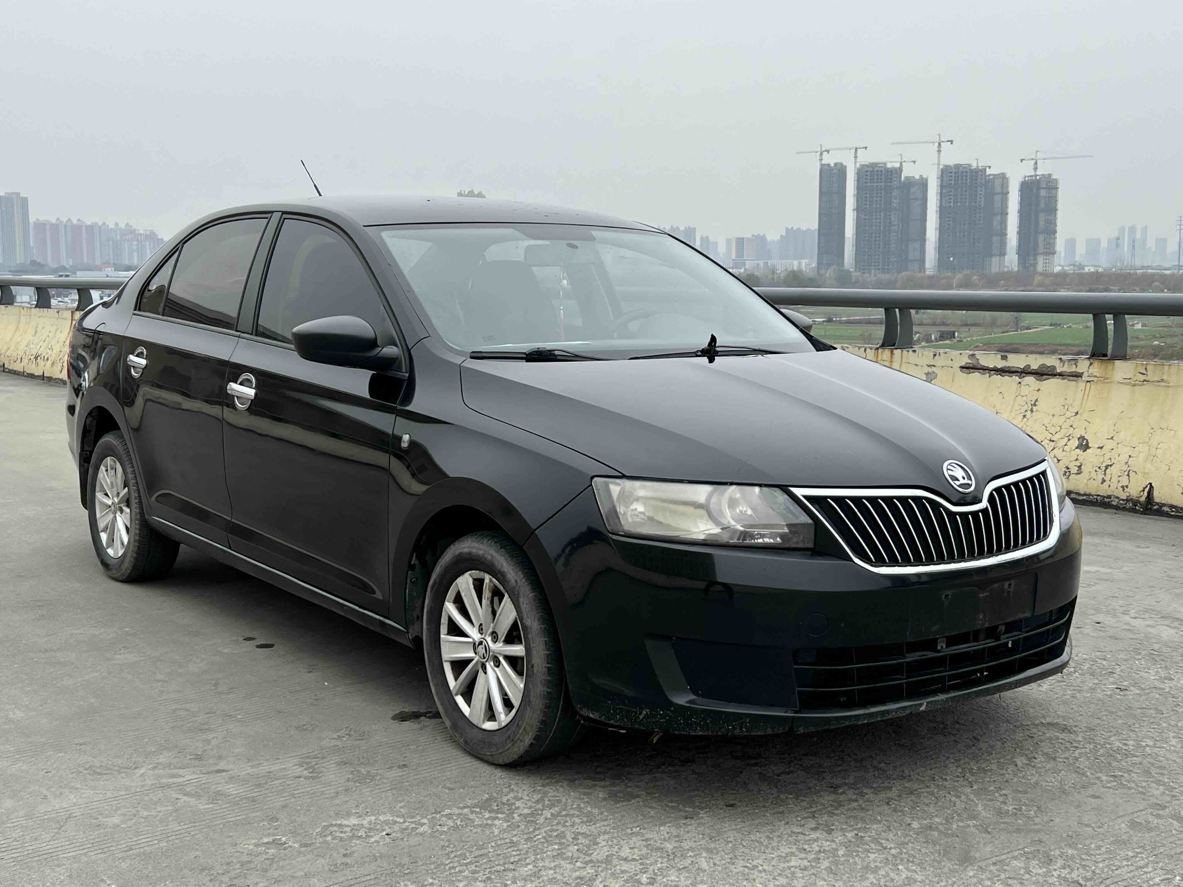 Skoda Rapid 2014 #3 Skoda Rapid 2014 car image #3