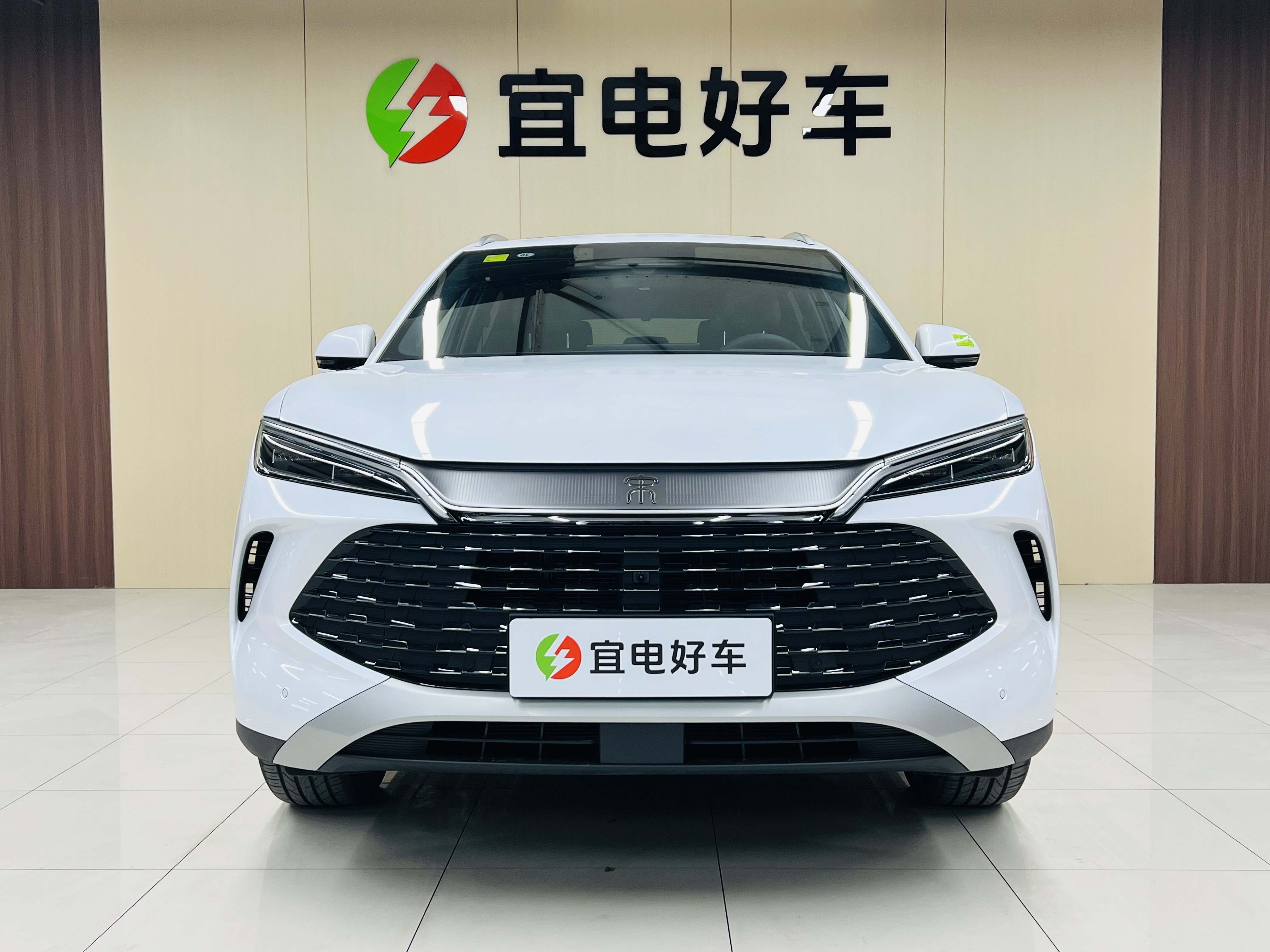 BYD SongL DM-i 2025 #3 BYD SongL DM-i 2025 car image #3