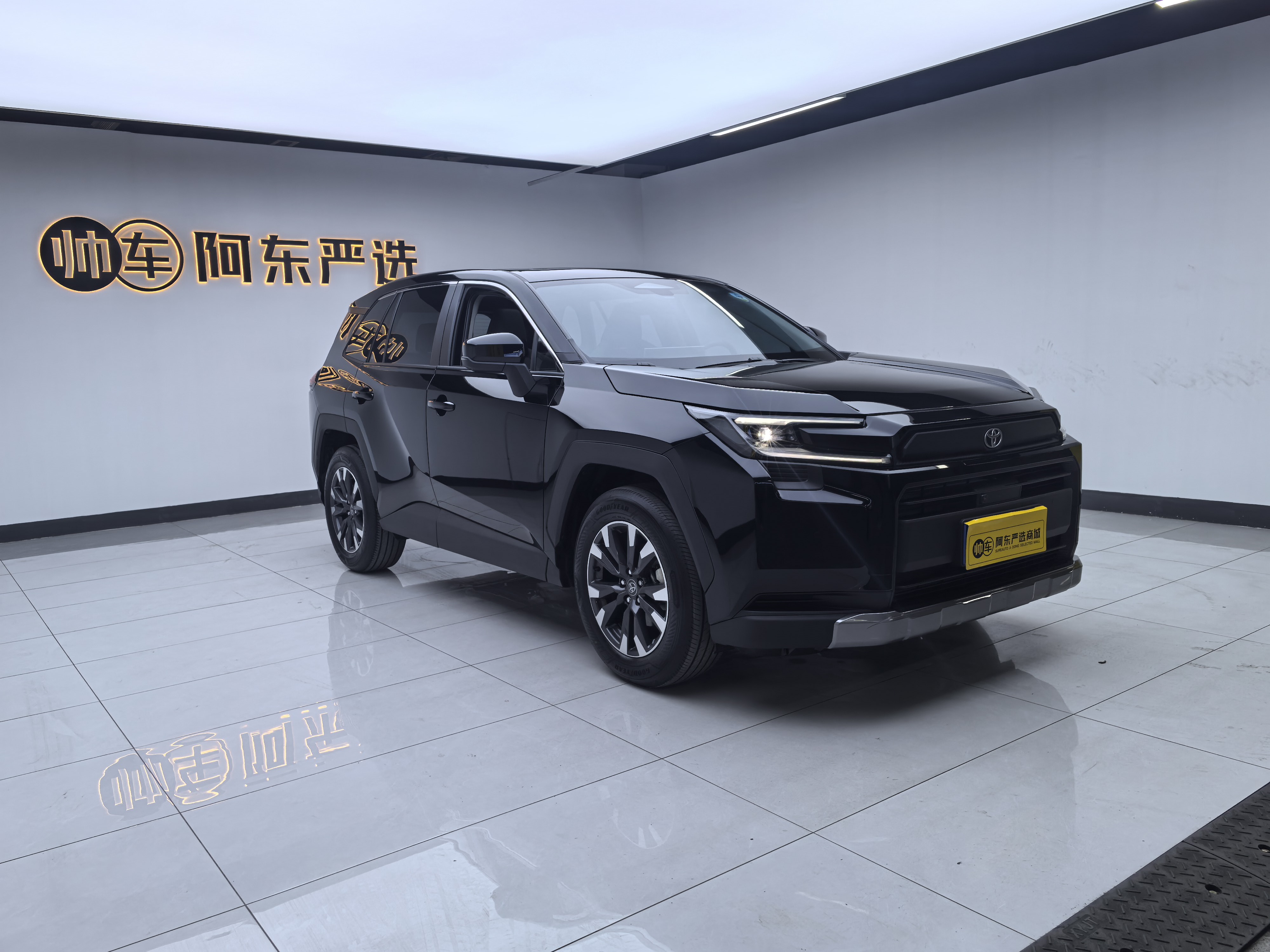 Toyota RAV4 2026 car image #3