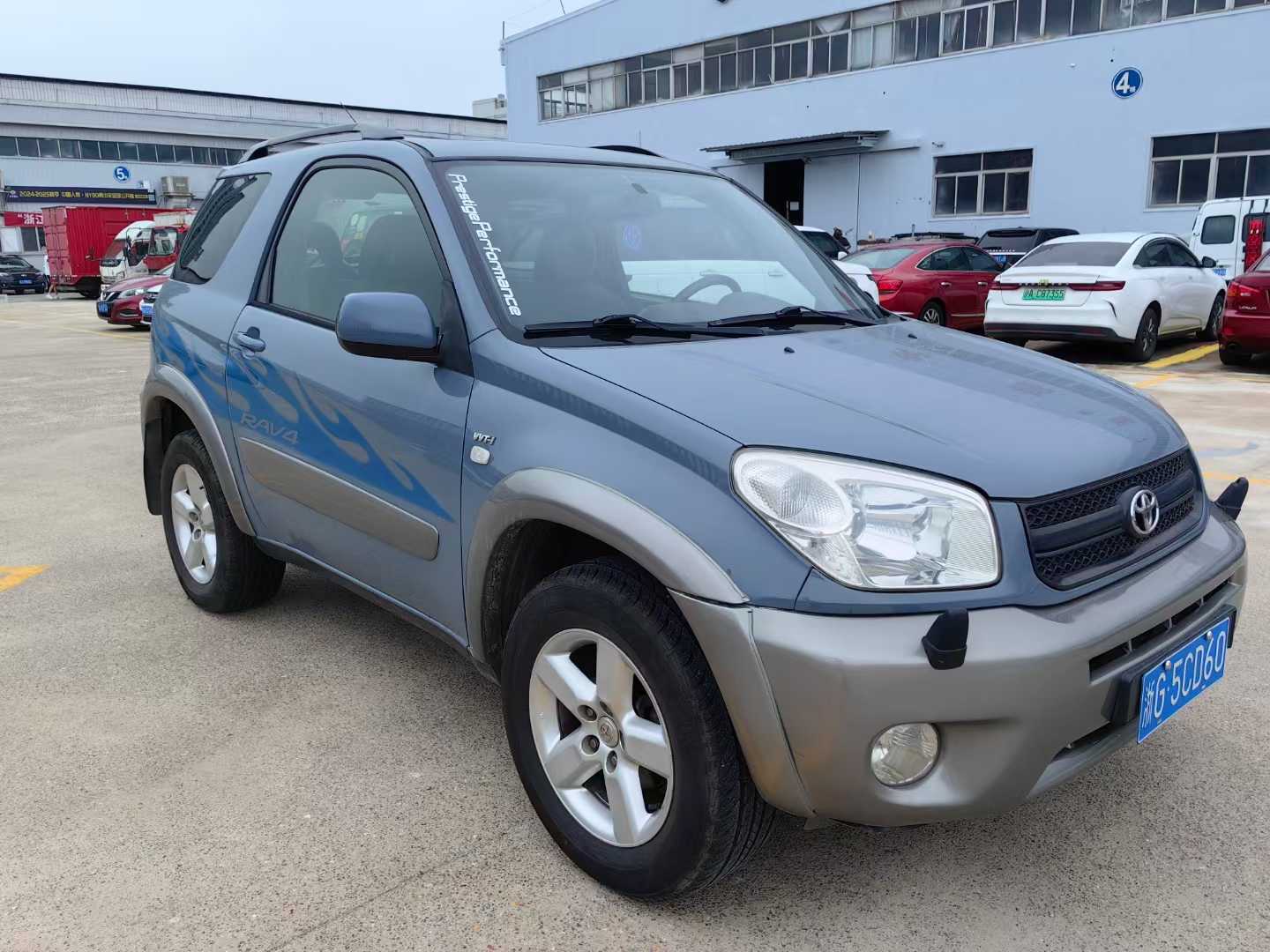 Toyota RAV4 (Imported) 2004 image de voiture #3