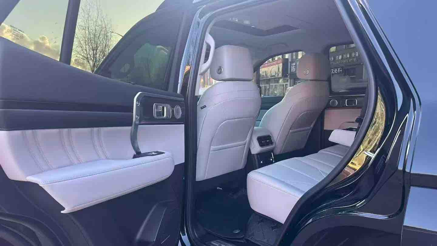 Tank 400 New Energy 2025 #3 Tank 400 New Energy 2025 car image #3