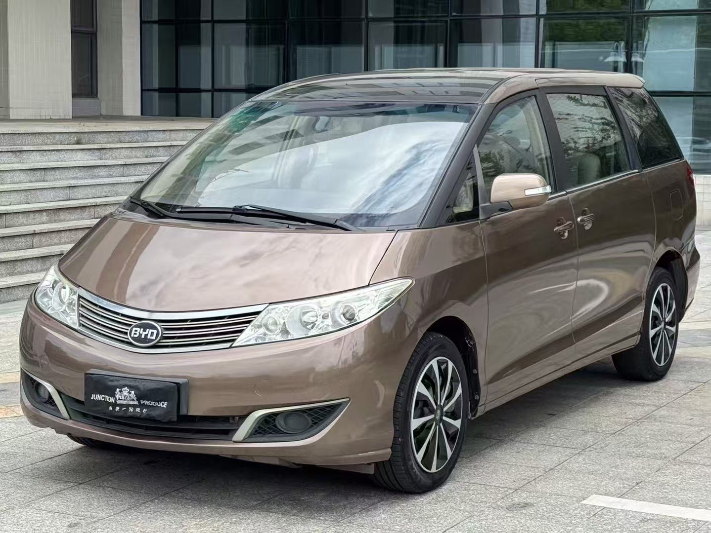 BYD M6 2015 car image #3