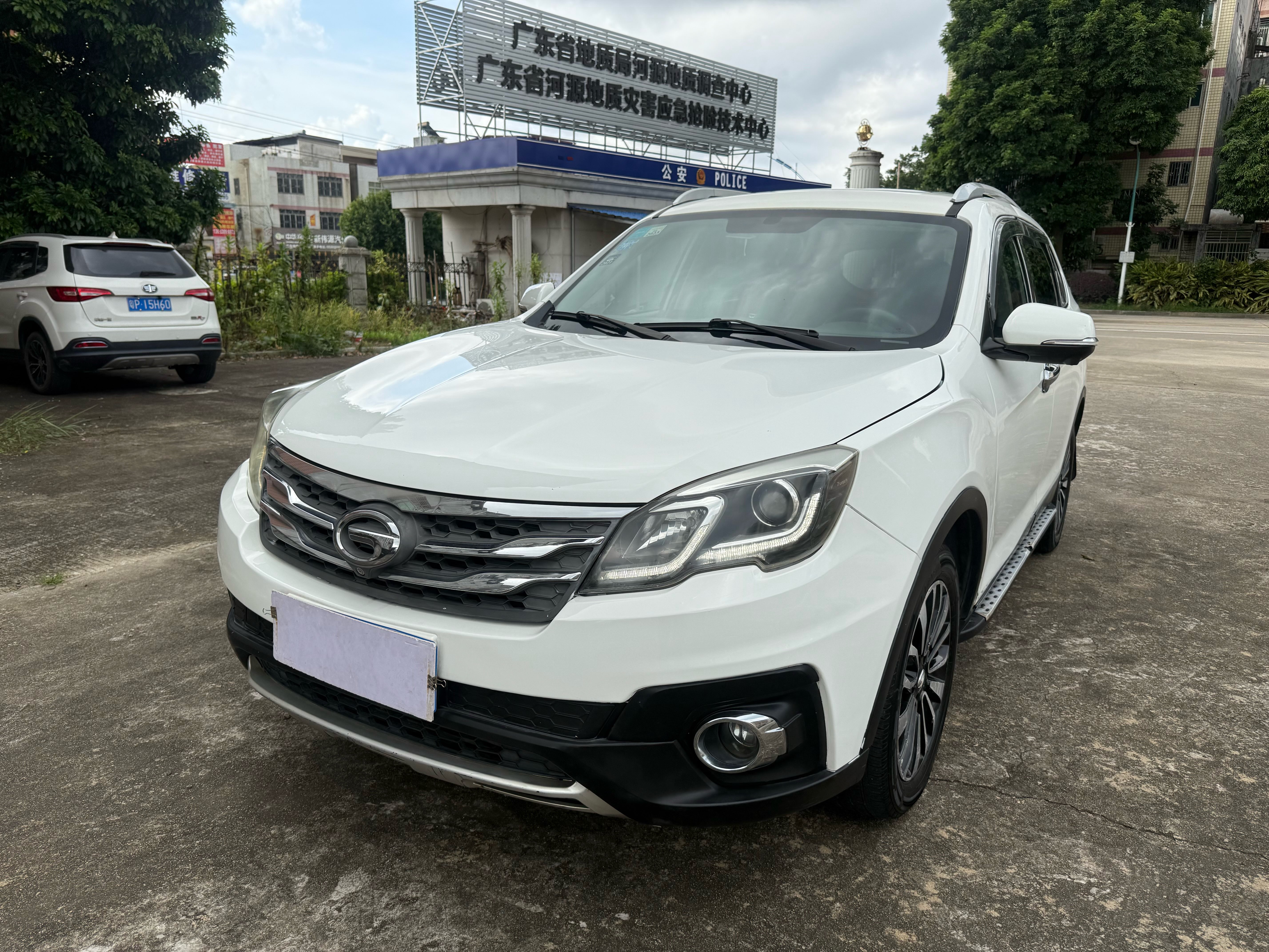 GAC Trumpchi GS5 Super 2015 #3 GAC Trumpchi GS5 Super 2015 car image #3