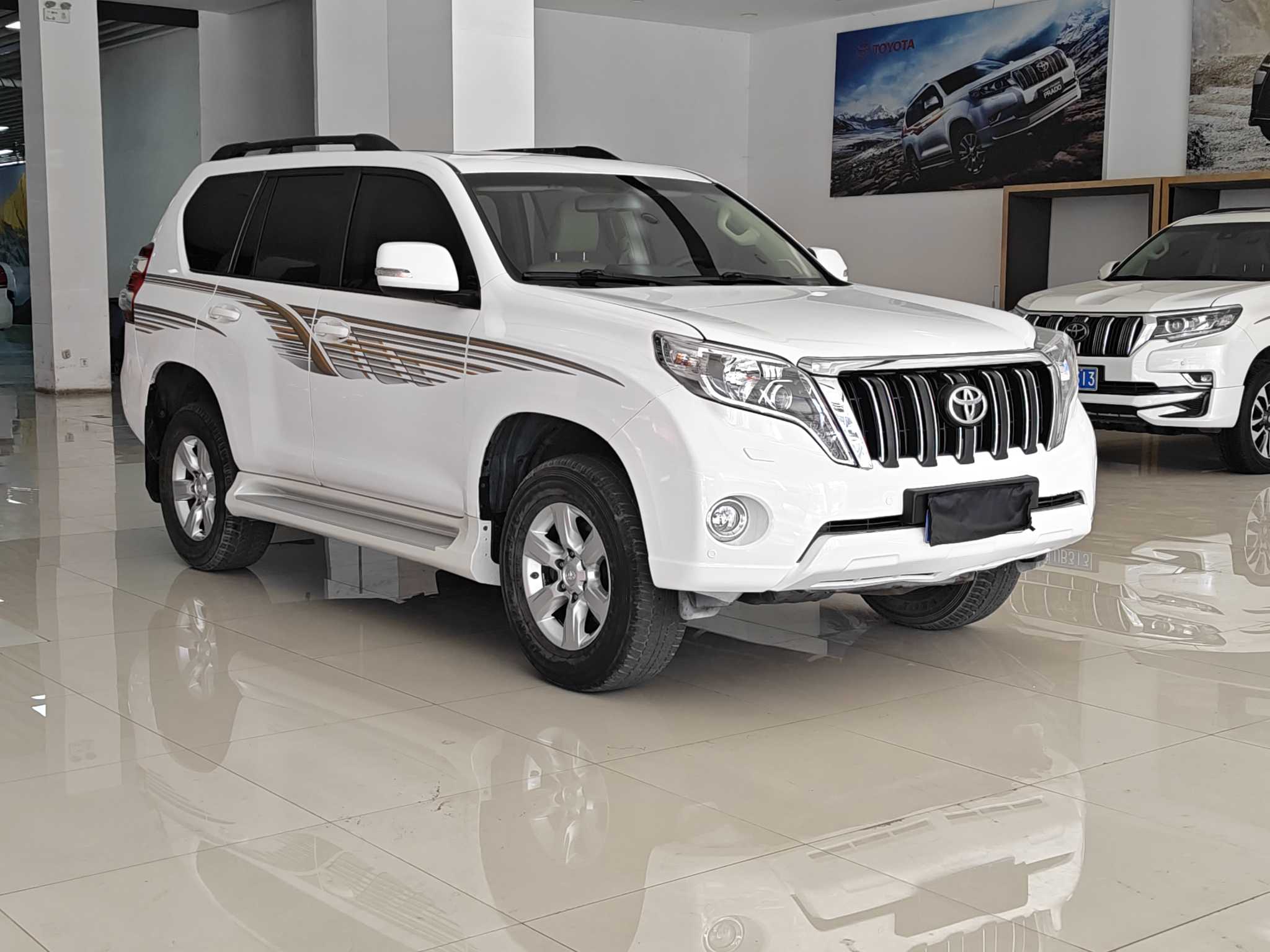 Toyota Land Cruiser Prado 2014 immagine di auto #3