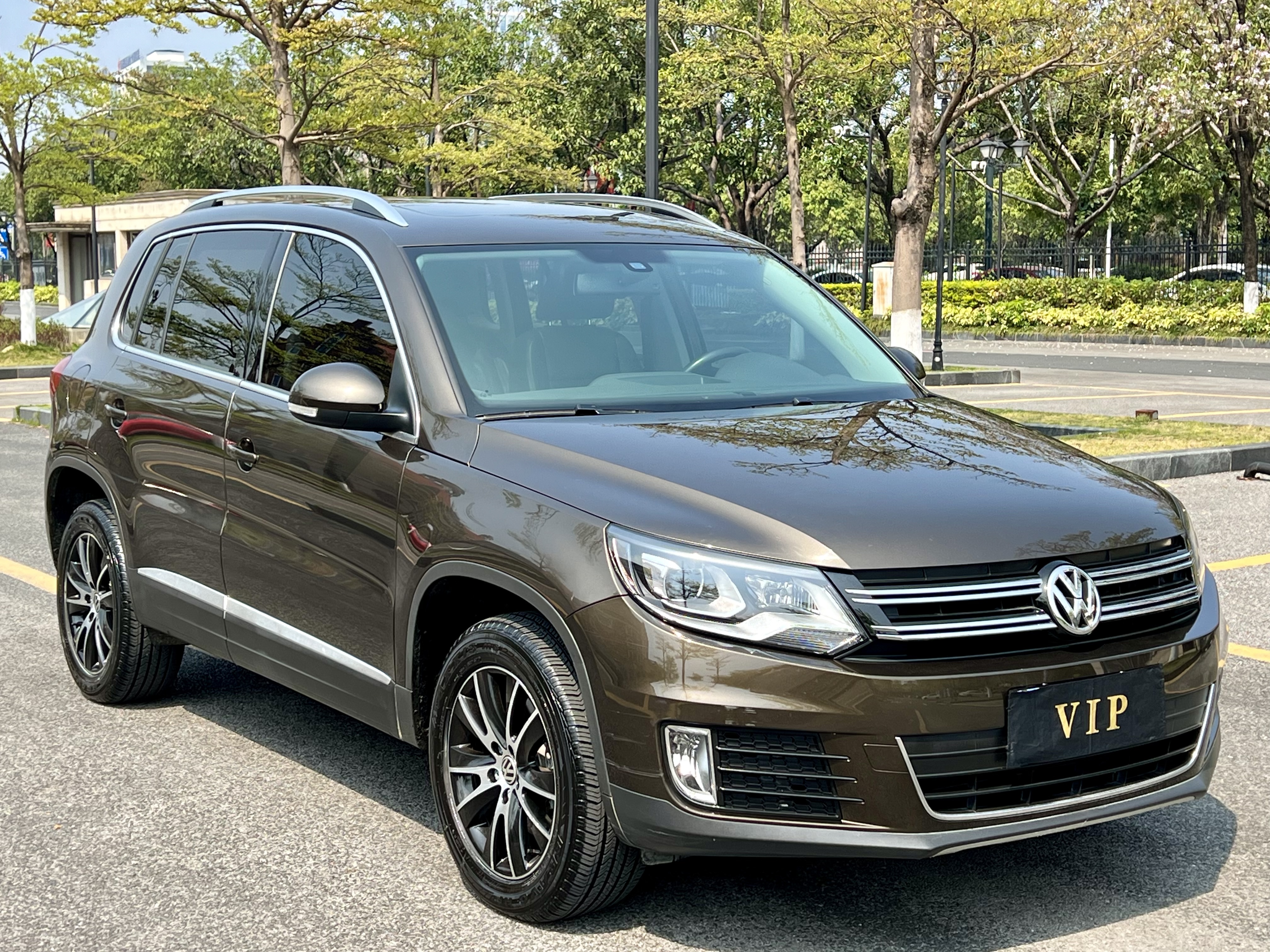 Volkswagen Tiguan 2015 car image #3