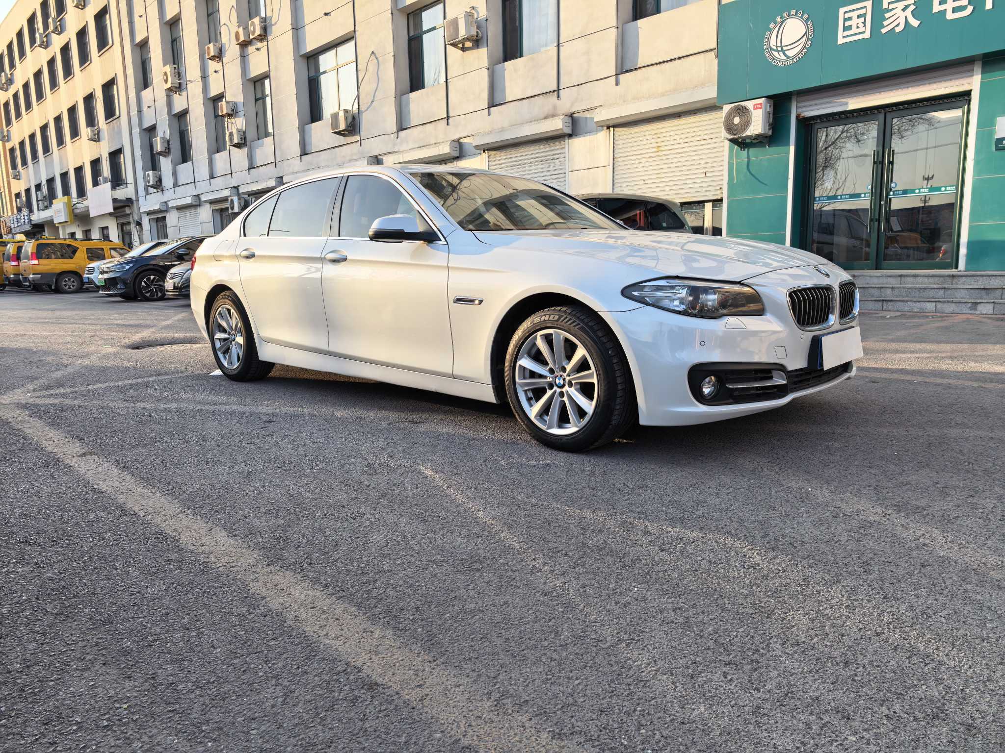 BMW 5 Series 2015 car image #3