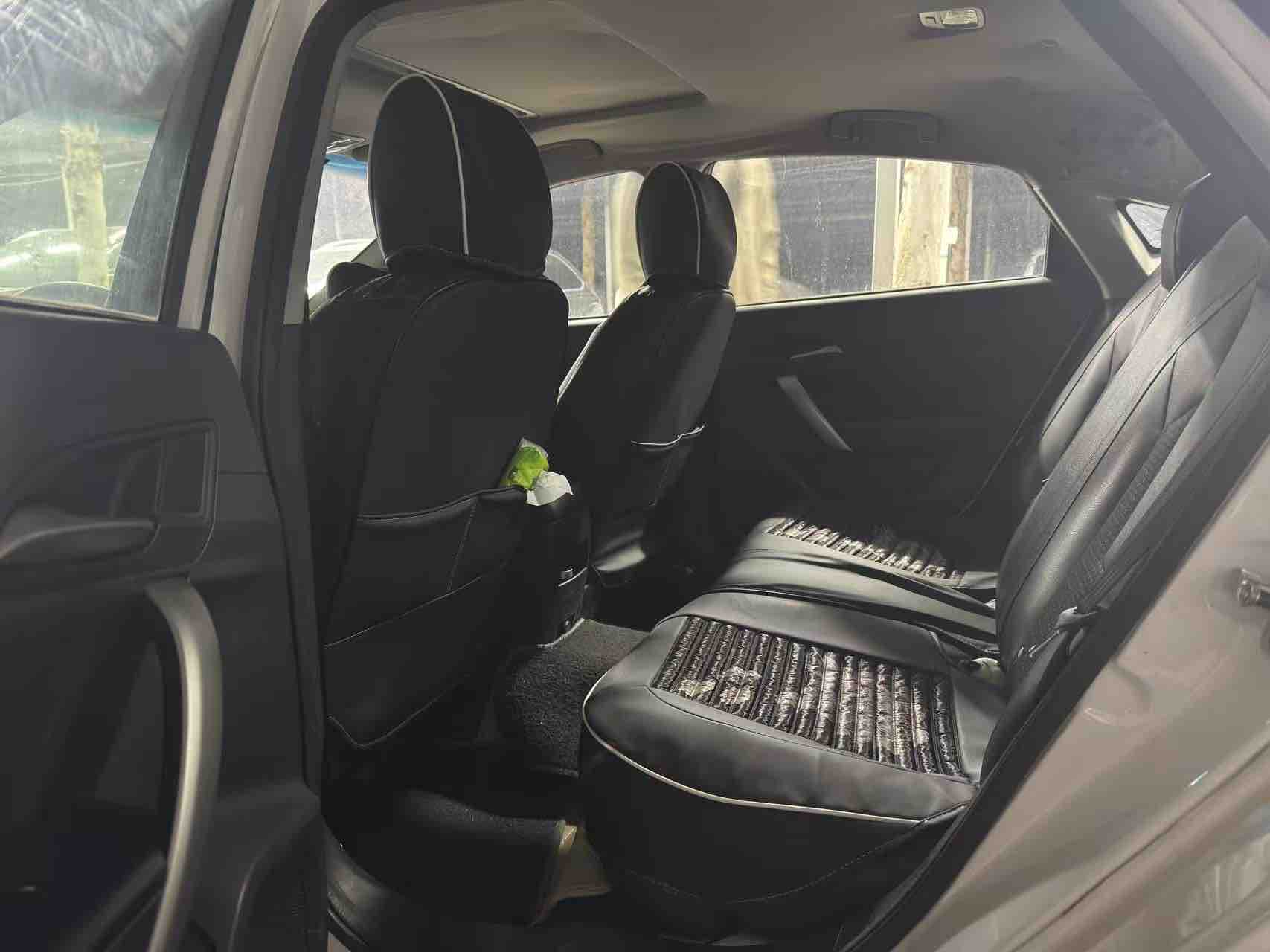 MG GT 2015 car image #3