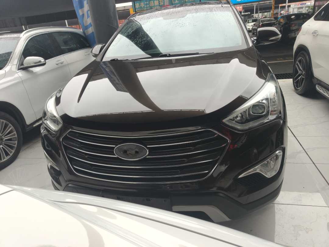 Hyundai Grand Santa Fe 2017 car image #3