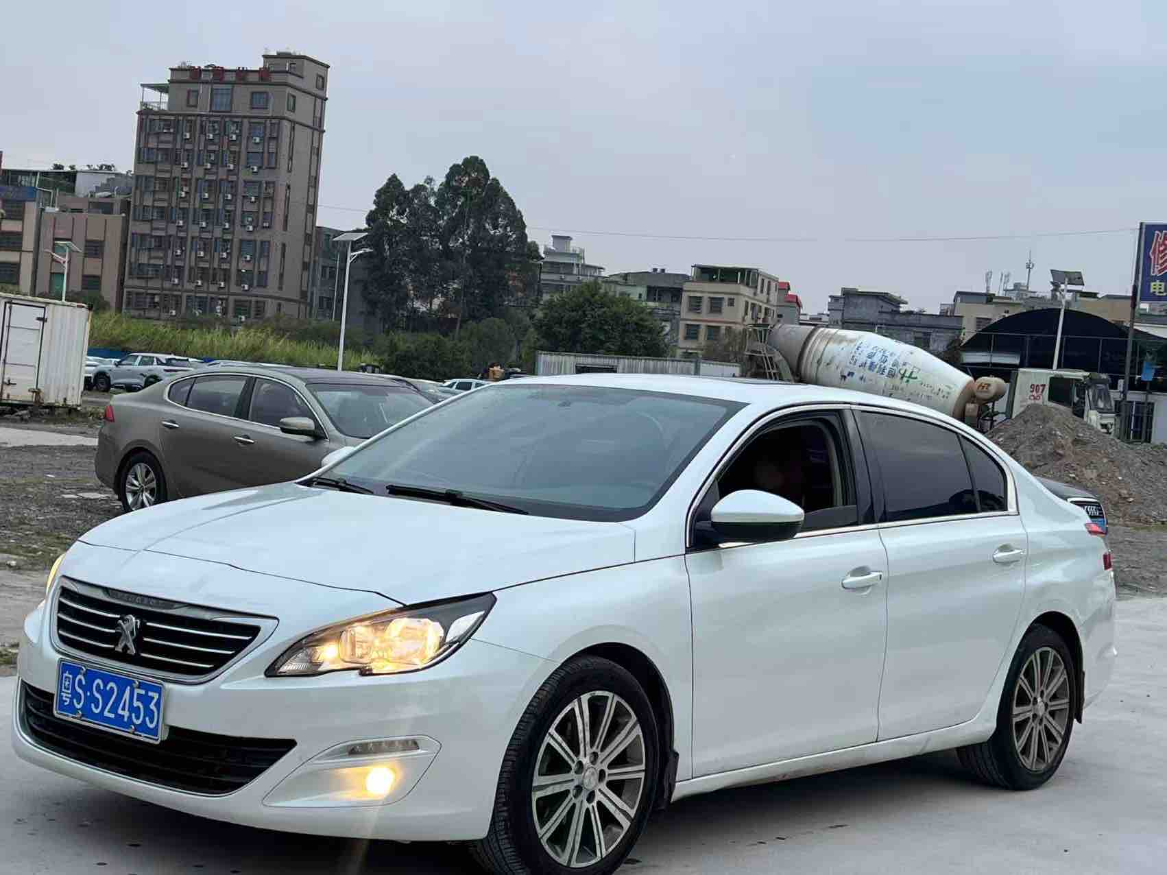 Peugeot 408 2015 immagine di auto #3