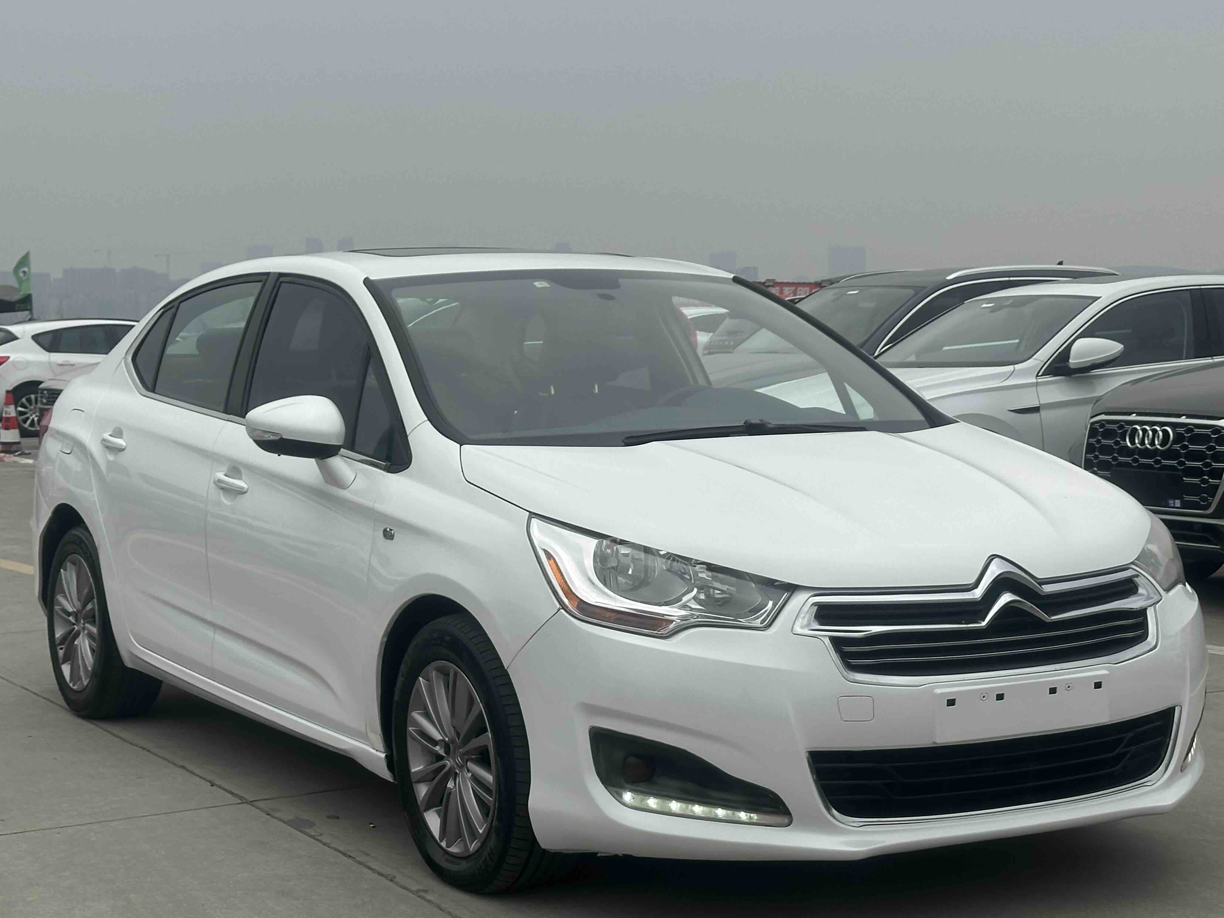 Citroen C4L 2015 car image #3