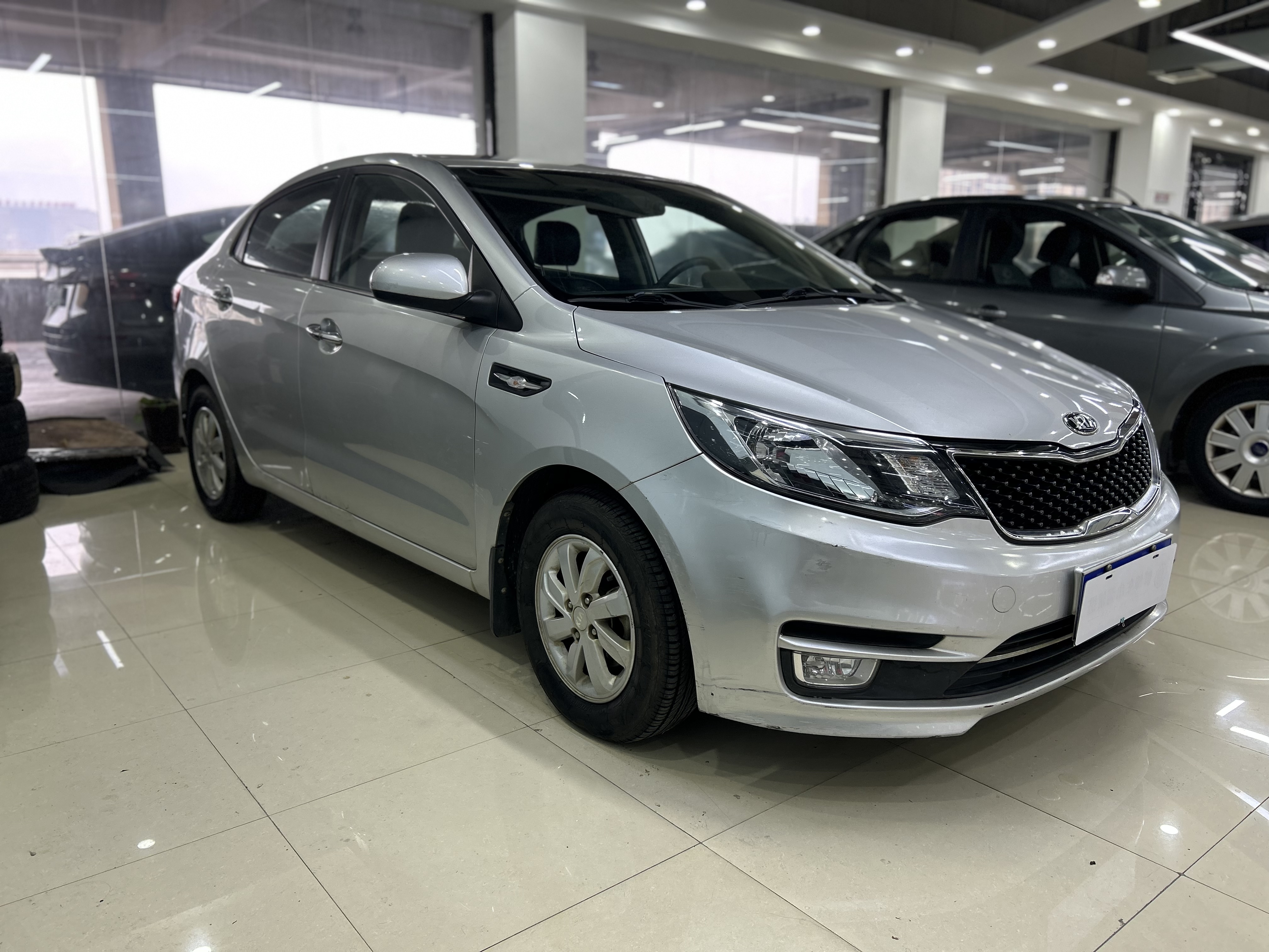 起亚 起亚K2 2016 汽车图片 #3