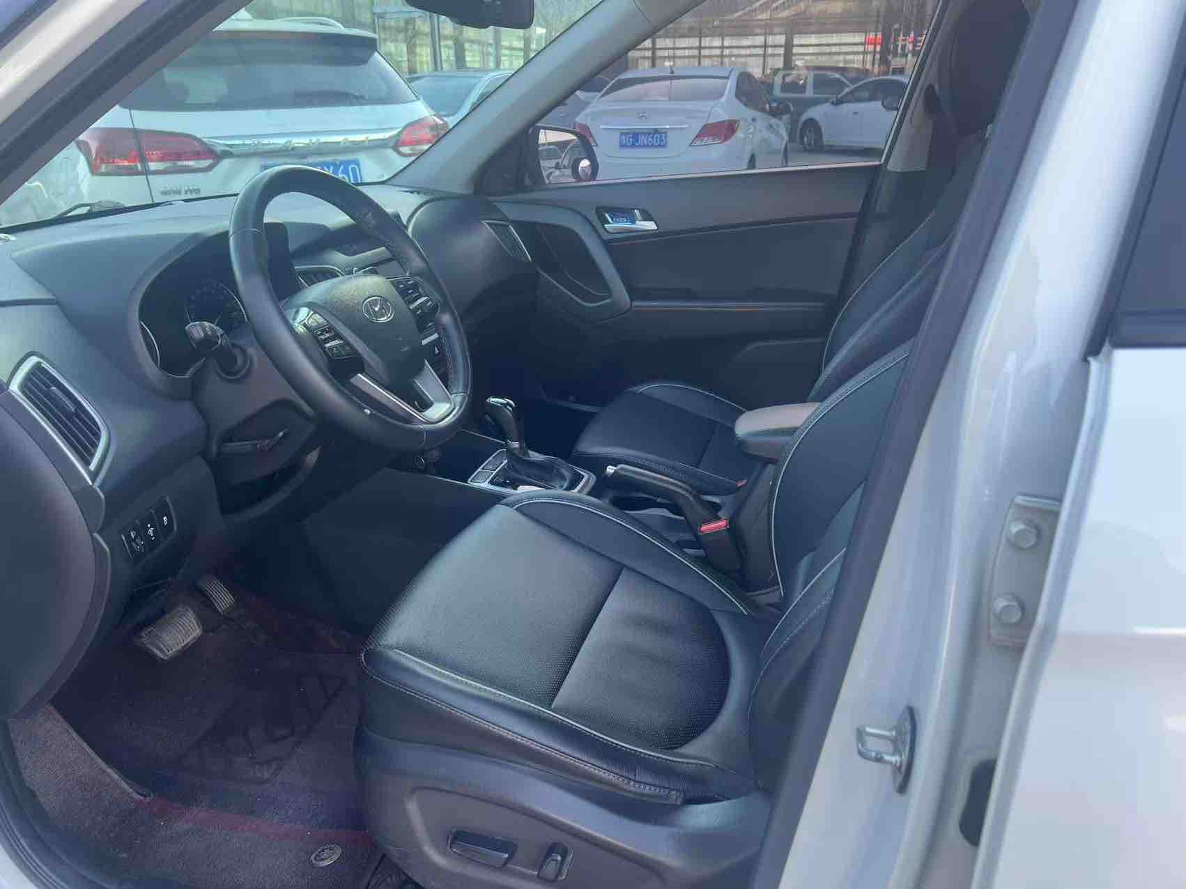 Hyundai ix25 2017 car image #3