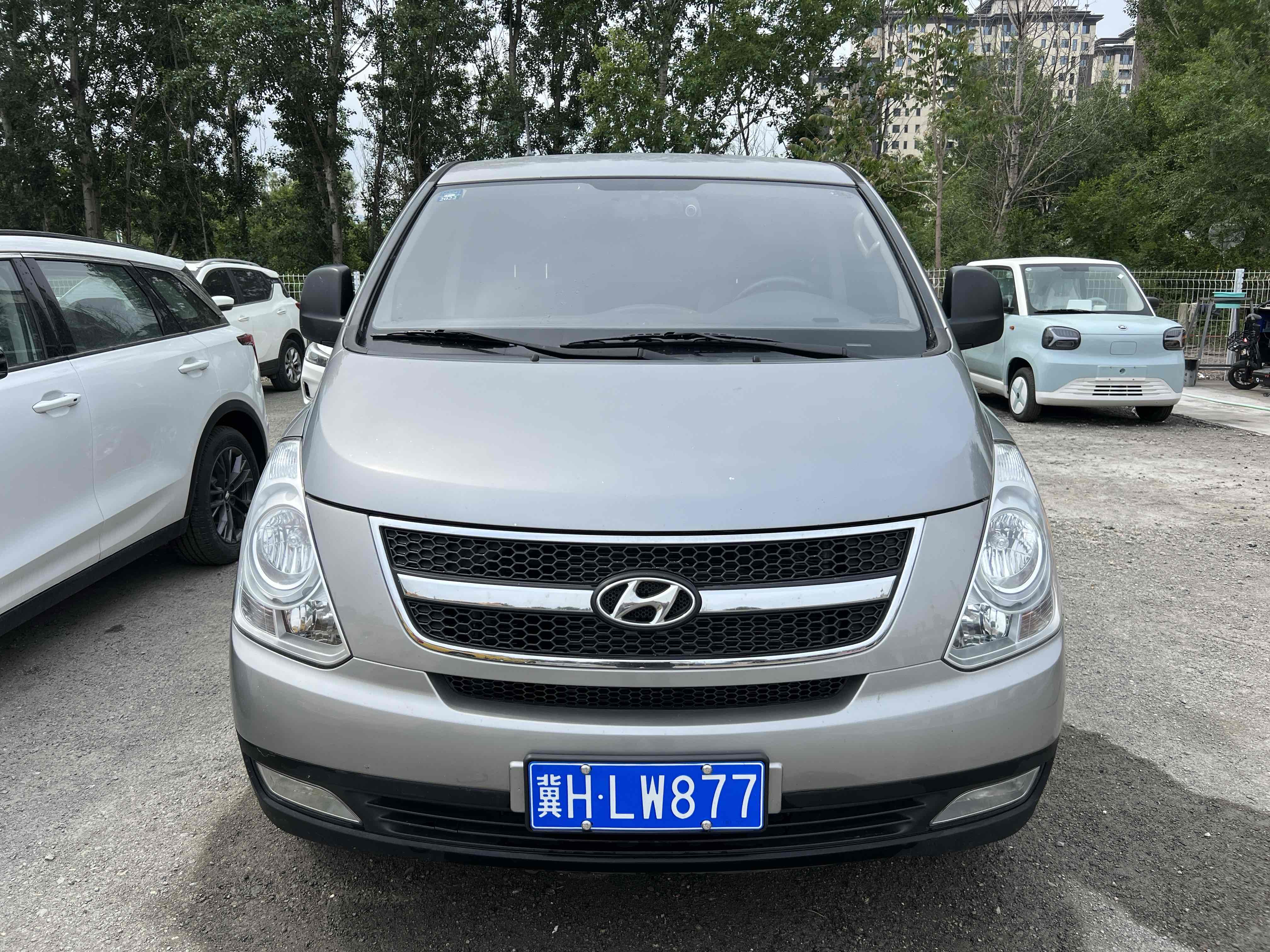 Hyundai H-1 2011 car image #3