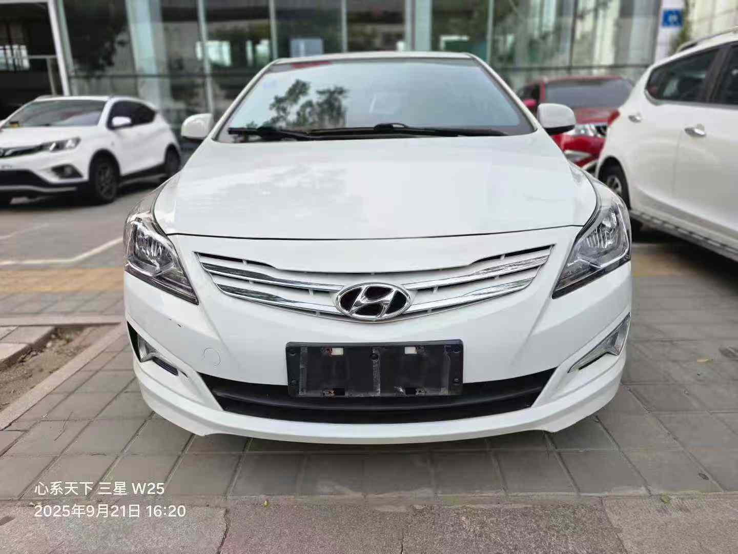 Hyundai Reina Hatchback 2016 imagem de carro #3