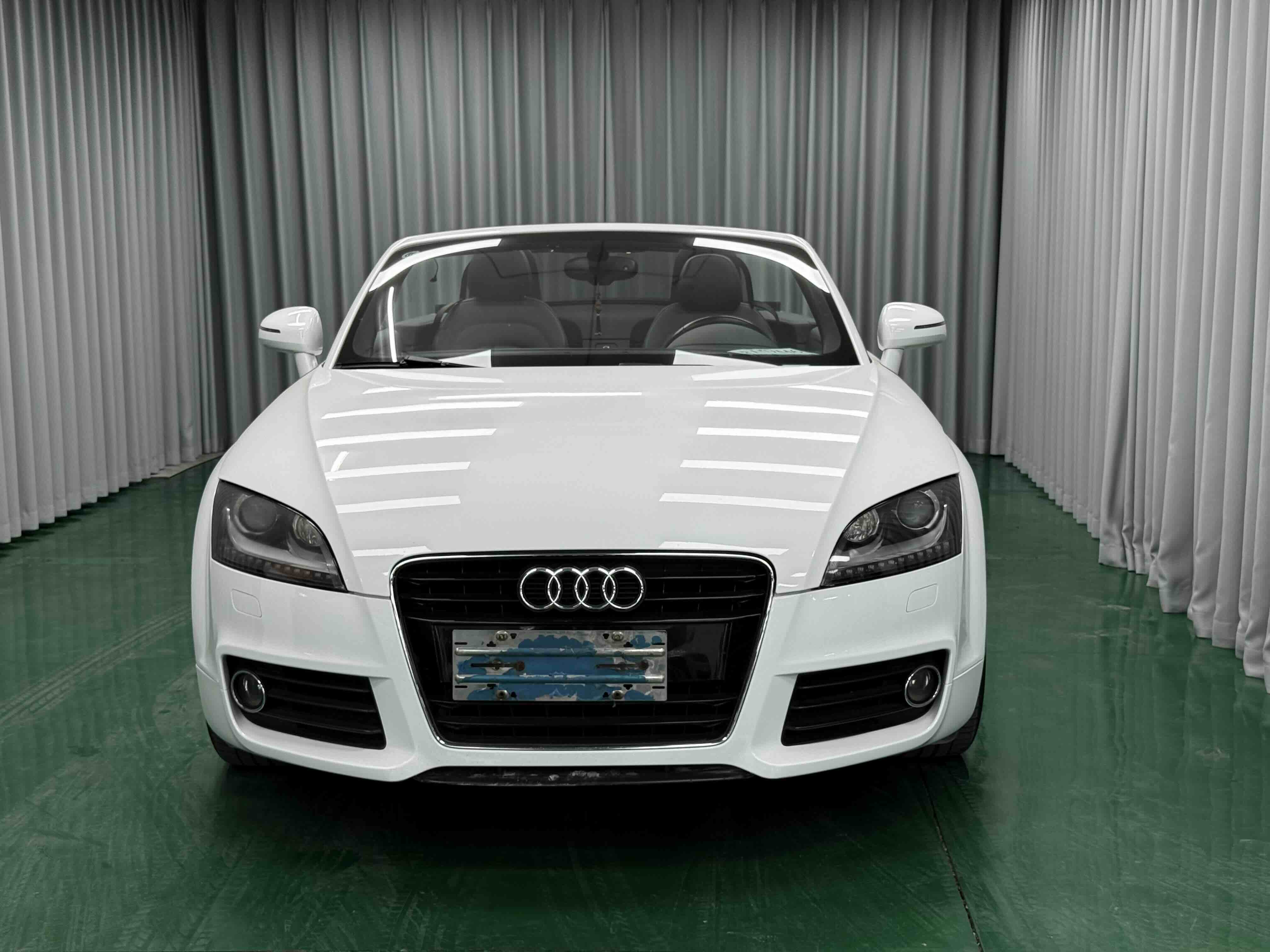 Audi TT 2011 #3 Audi TT 2011 car image #3