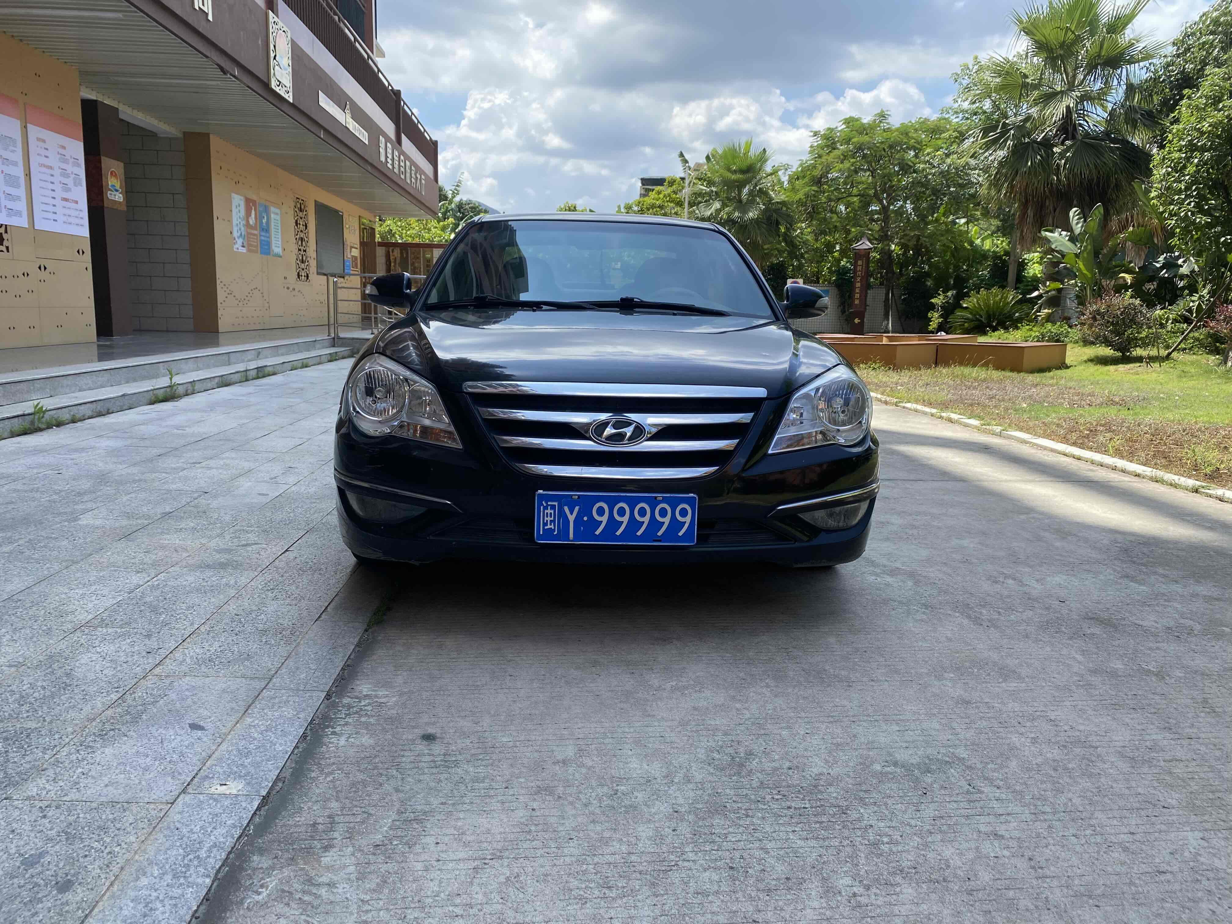 Hyundai moInca 2012 صورة سيارة #3