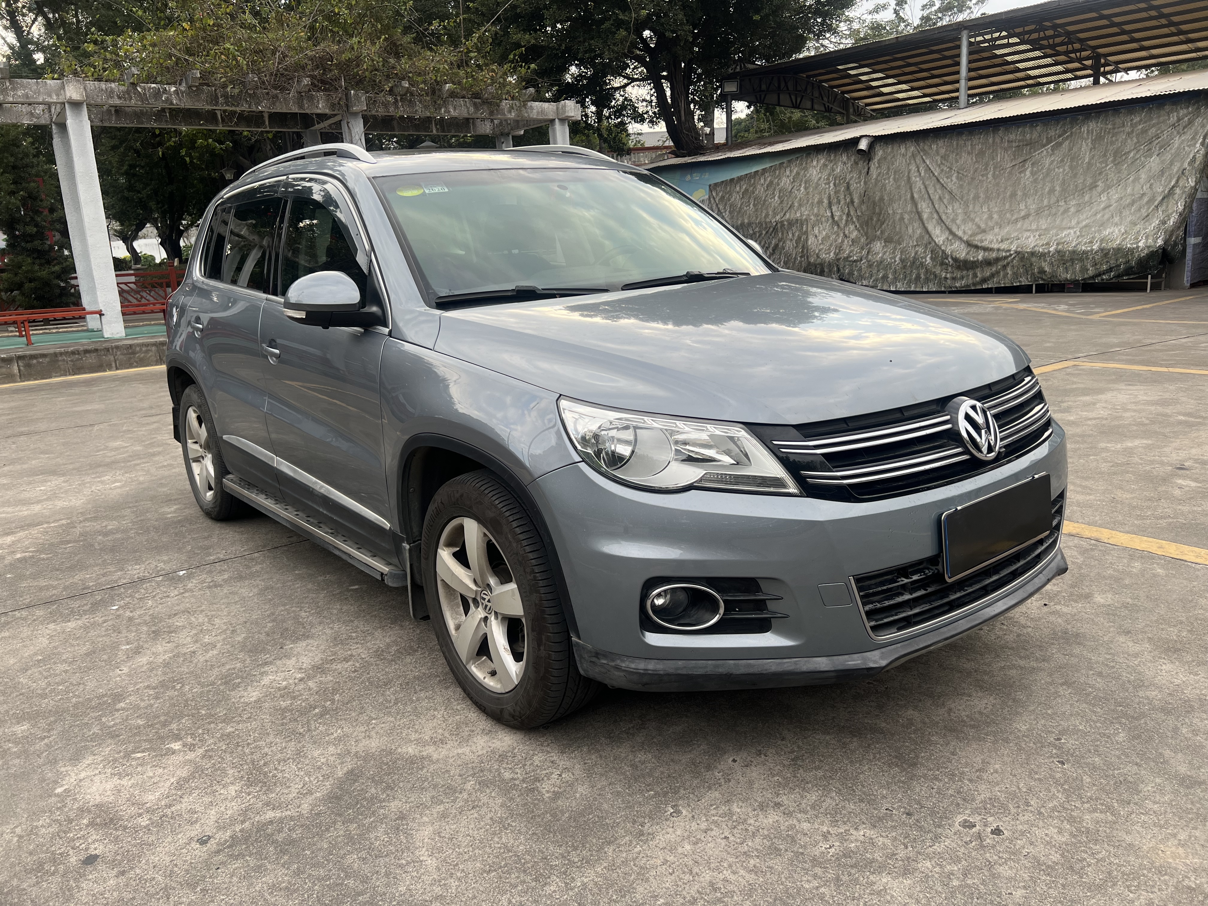 Volkswagen Tiguan 2011 immagine di auto #3