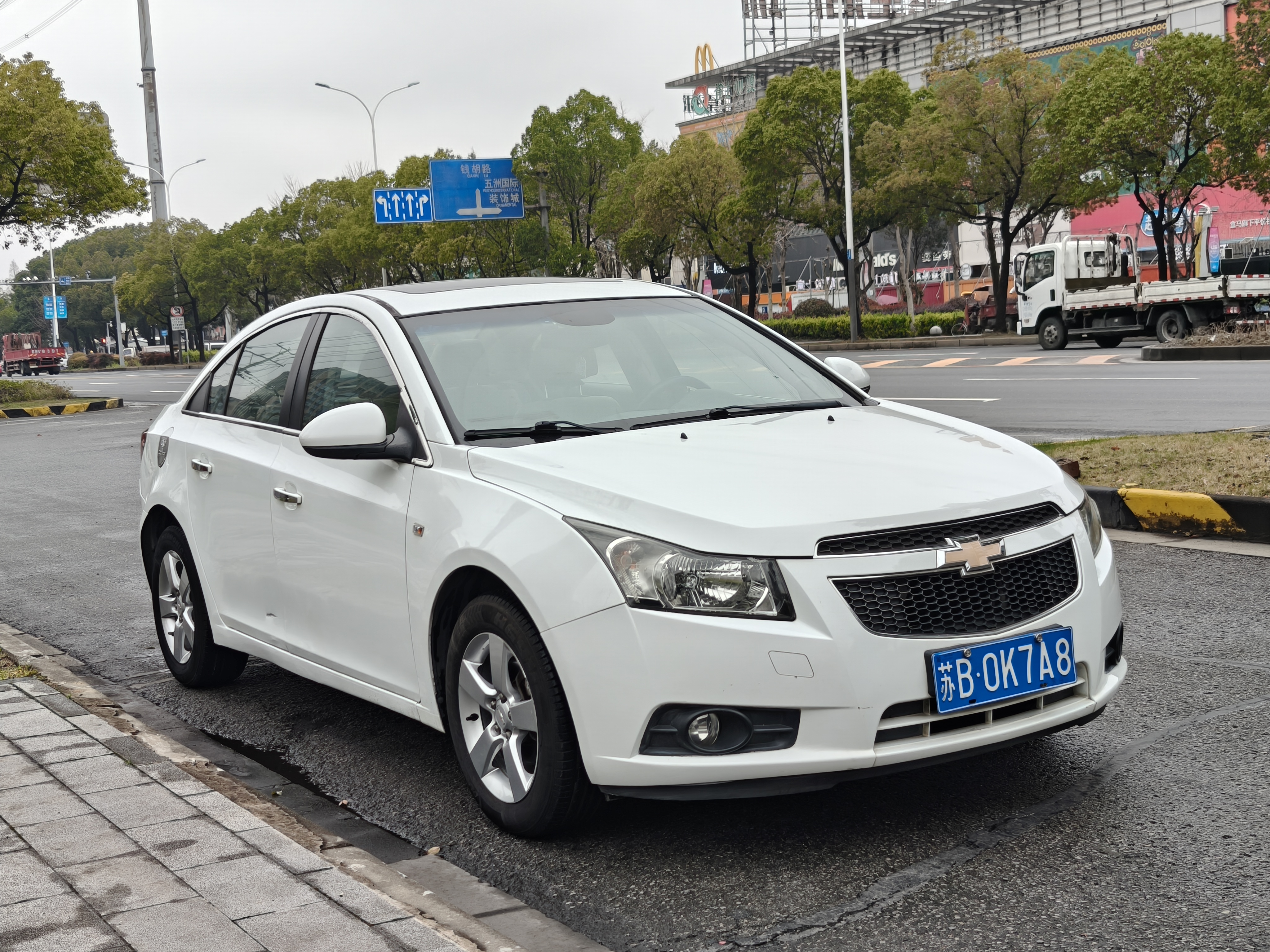 Chevrolet Cruze 2014 immagine di auto #3