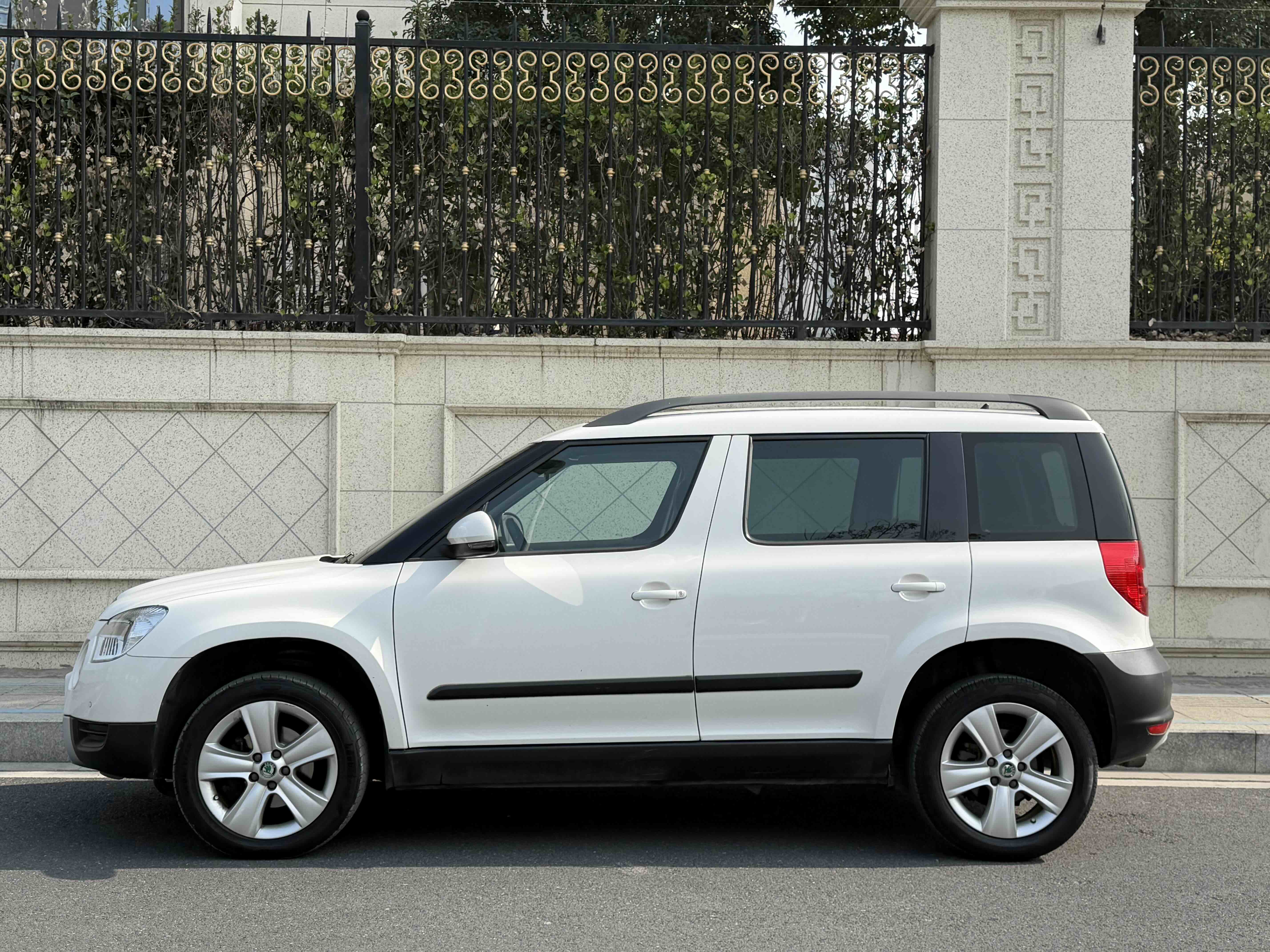 Skoda Yeti (Imported) 2014 car image #3