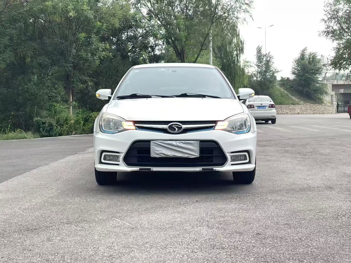 Soueast V3 Lingyue 2015 car image #3