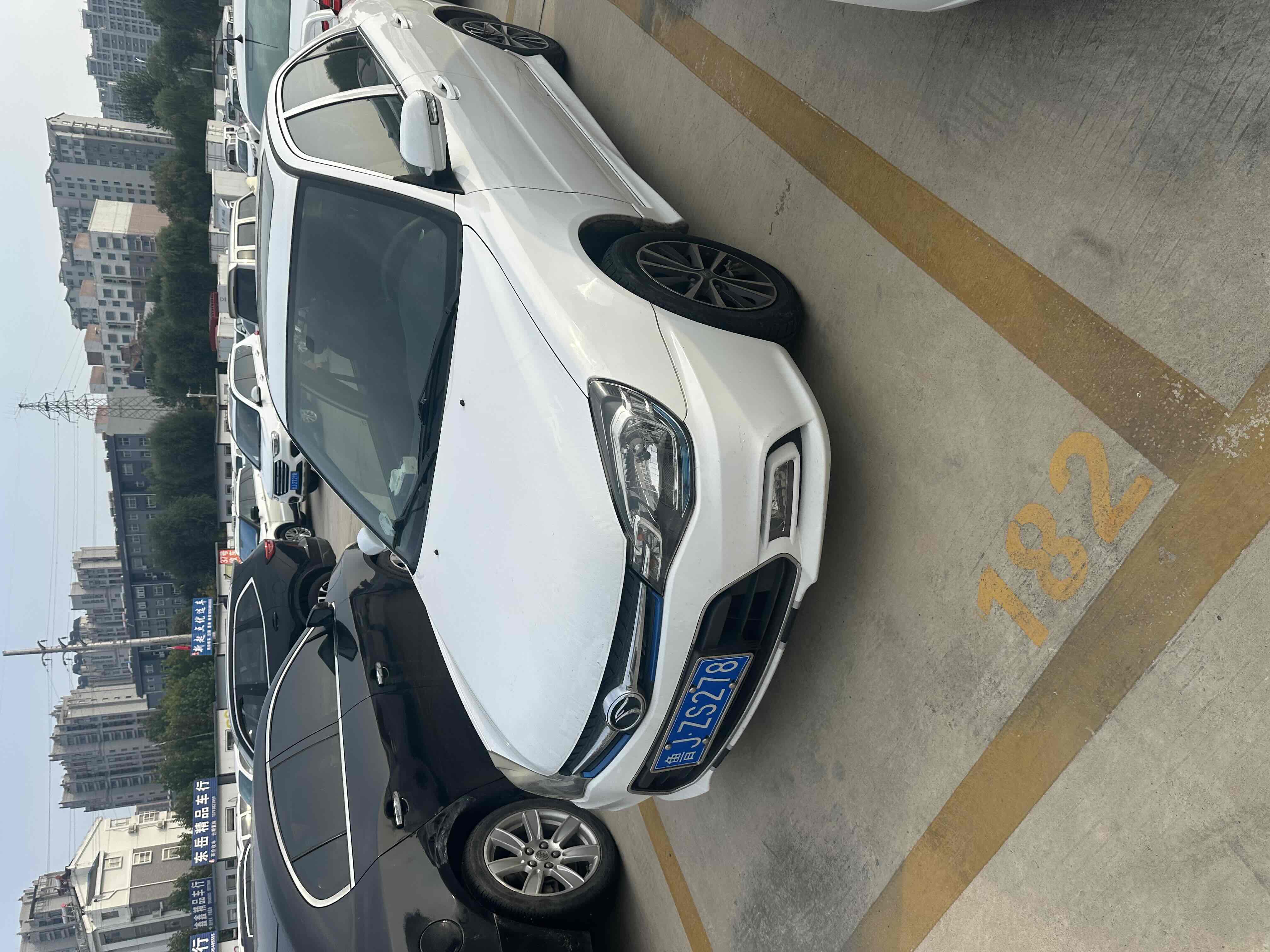 Soueast V3 Lingyue 2016 car image #3