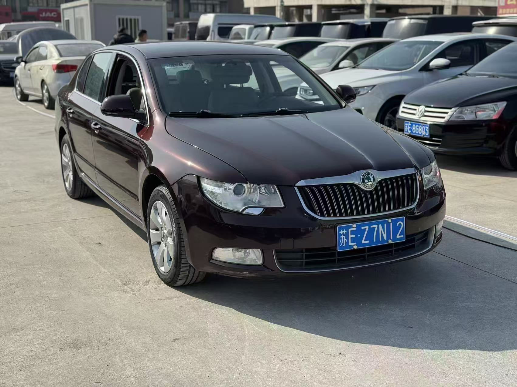 Skoda Superb 2012 car image #3