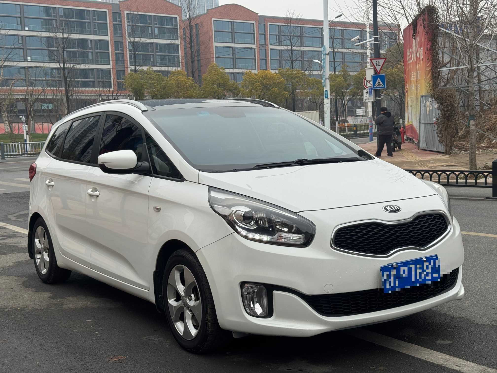 起亚 佳乐 2015 汽车图片 #3