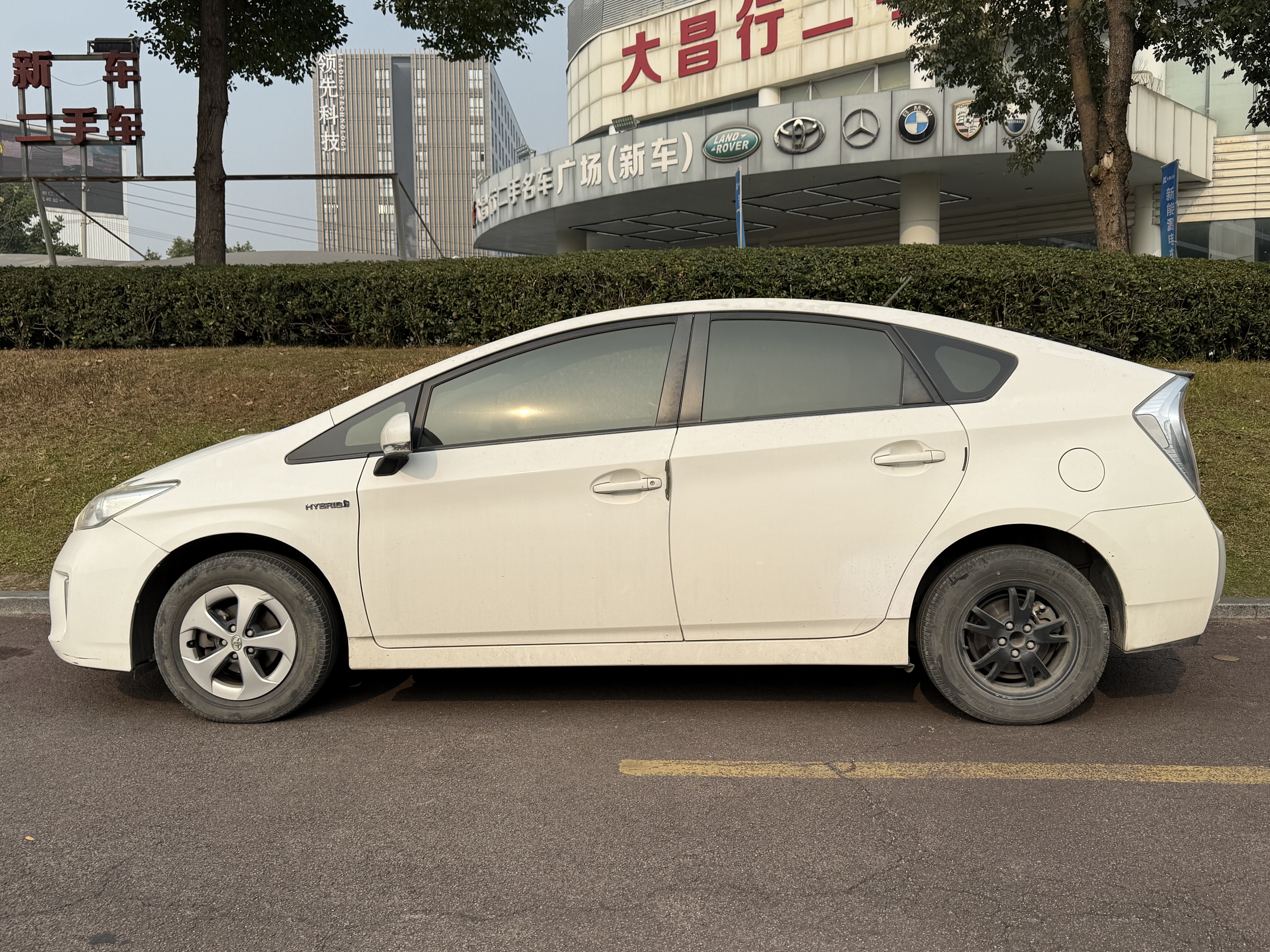 Toyota Prius 2015 car image #3