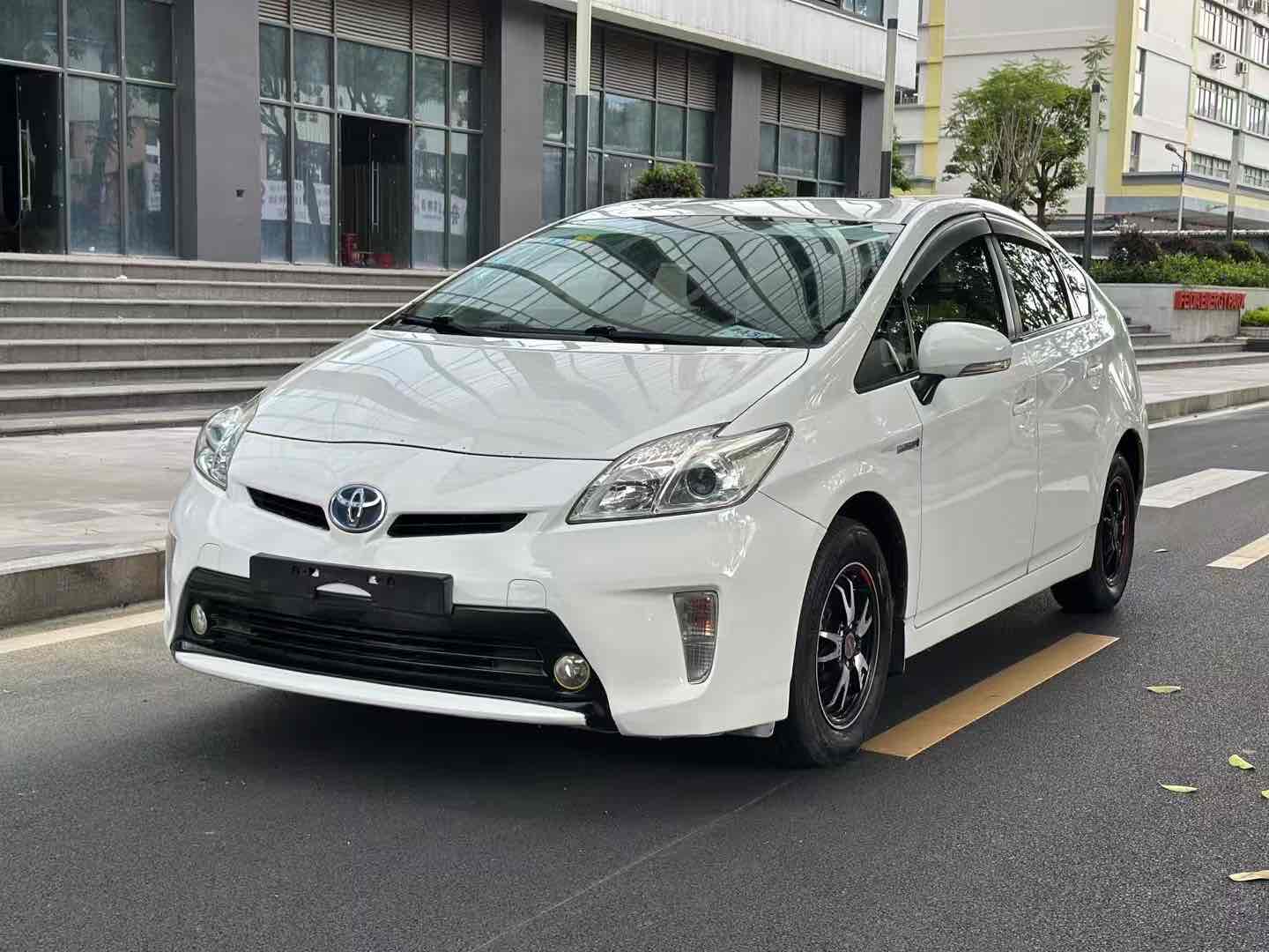 Toyota Prius 2013 car image #3