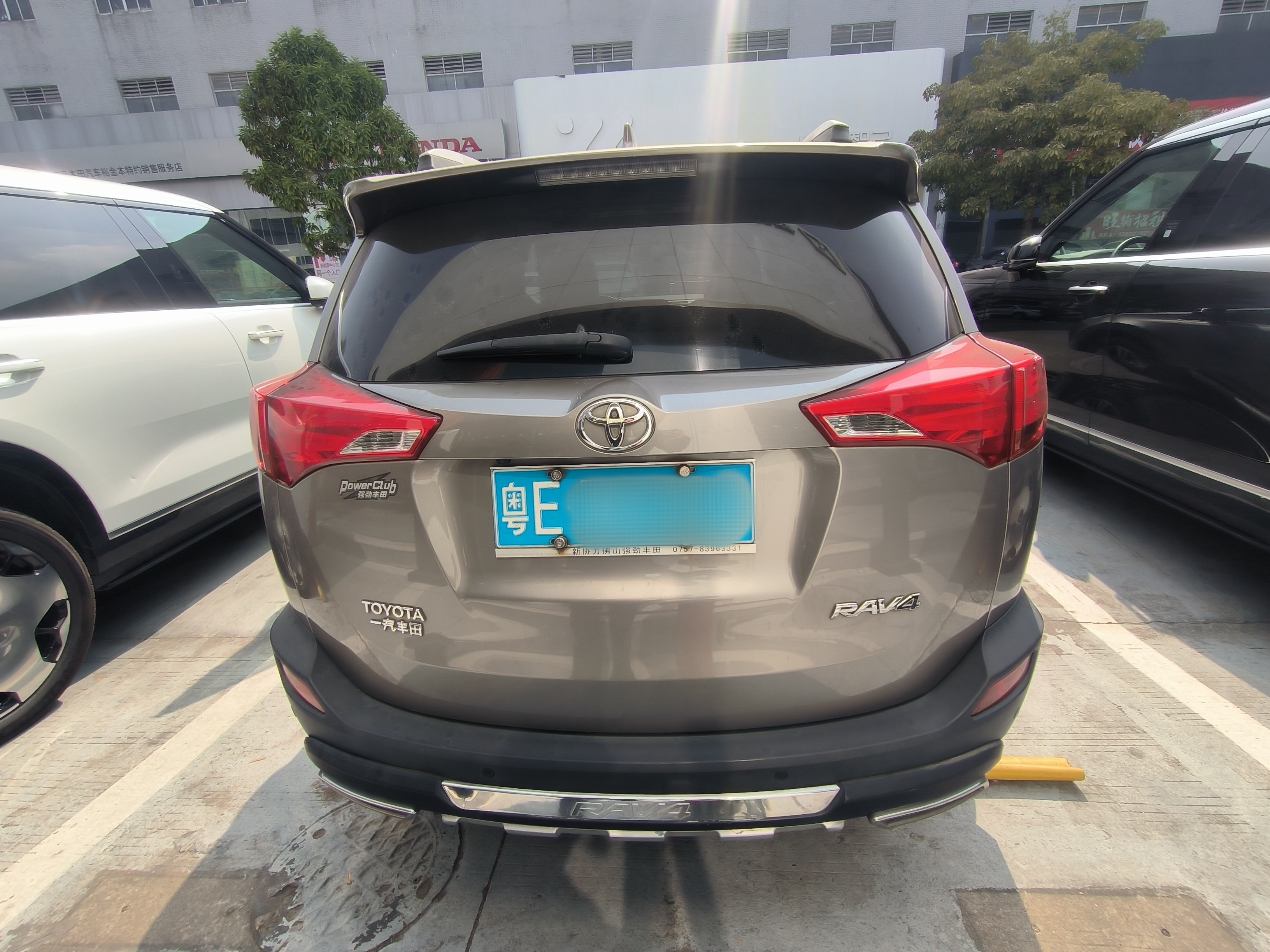 Toyota RAV4 2016 #3 Toyota RAV4 2016 car image #3