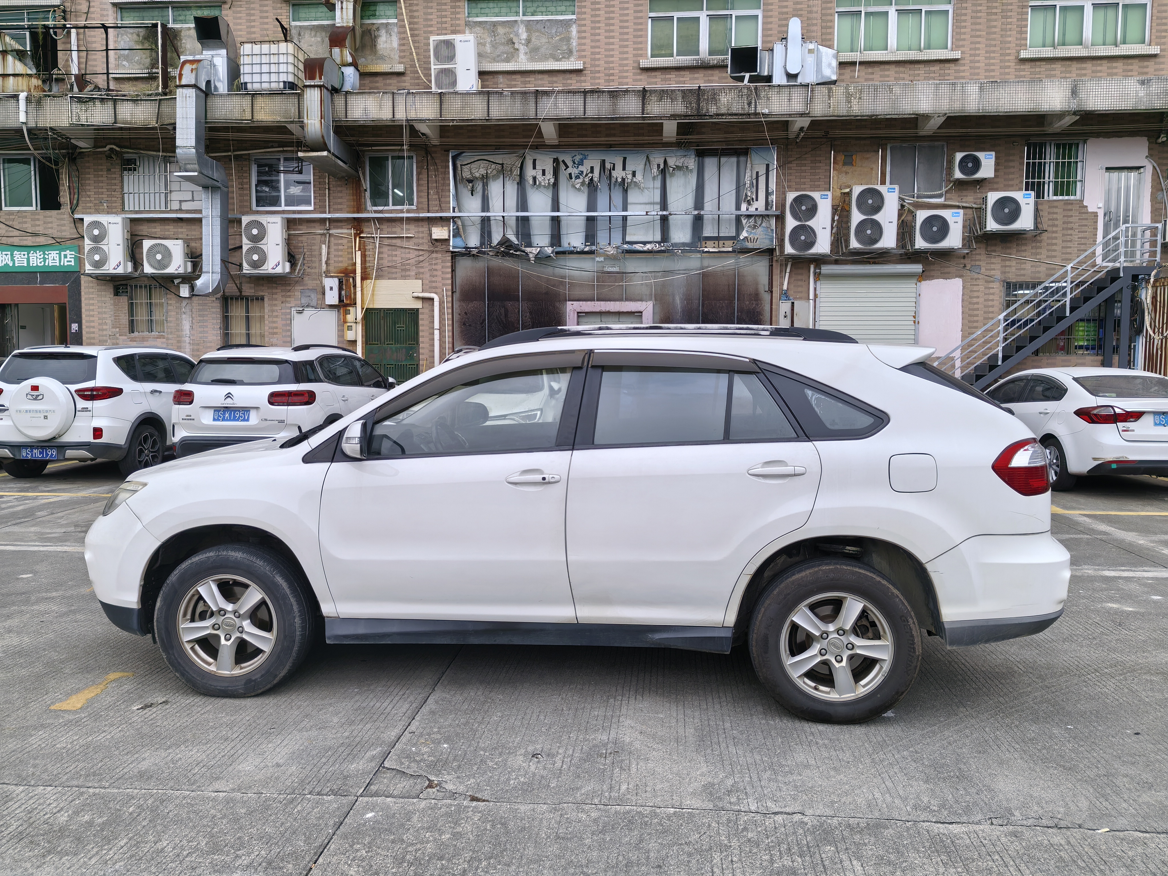 BYD S6 2015 car image #3