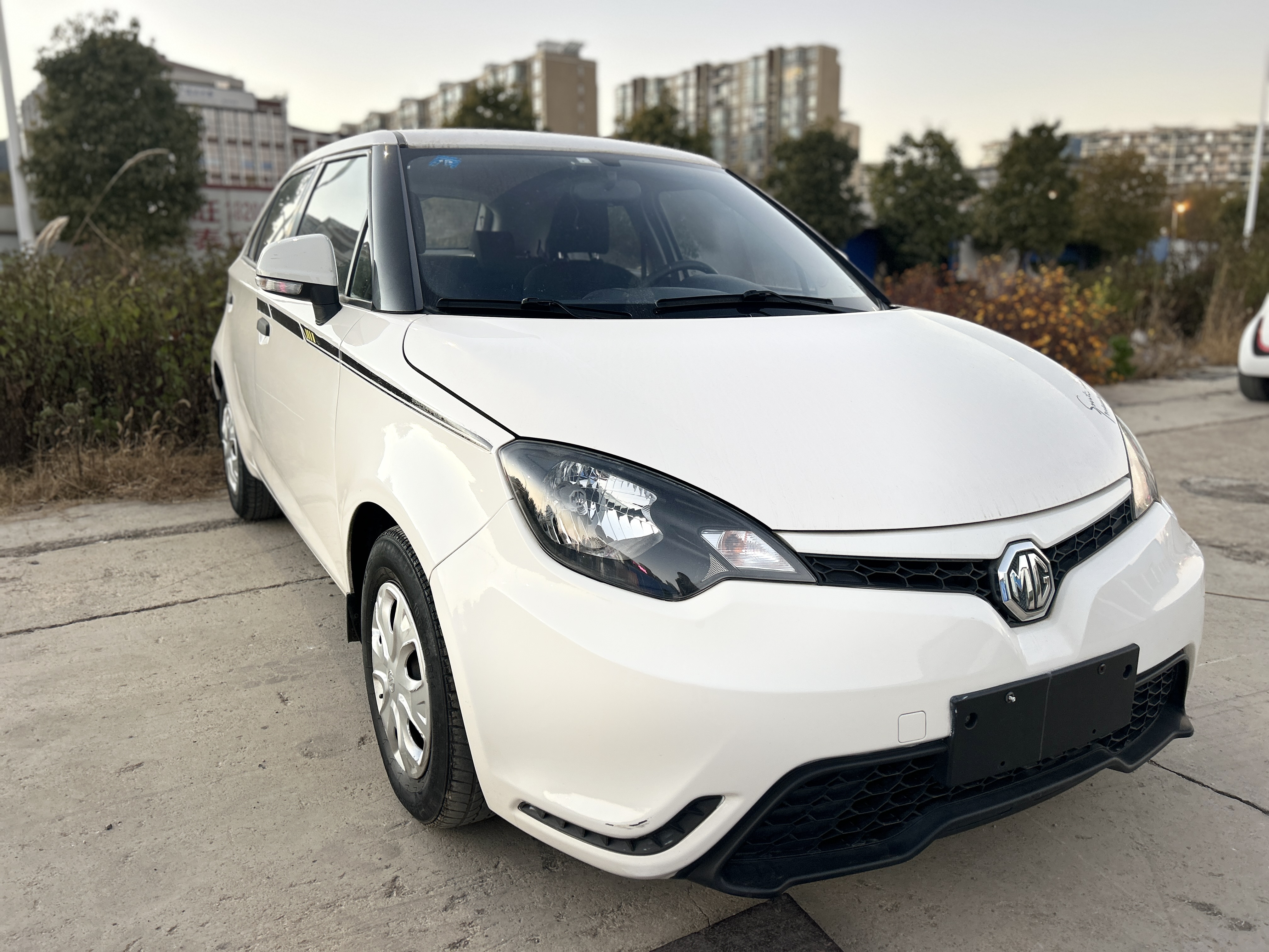 MG 3 2015 car image #3